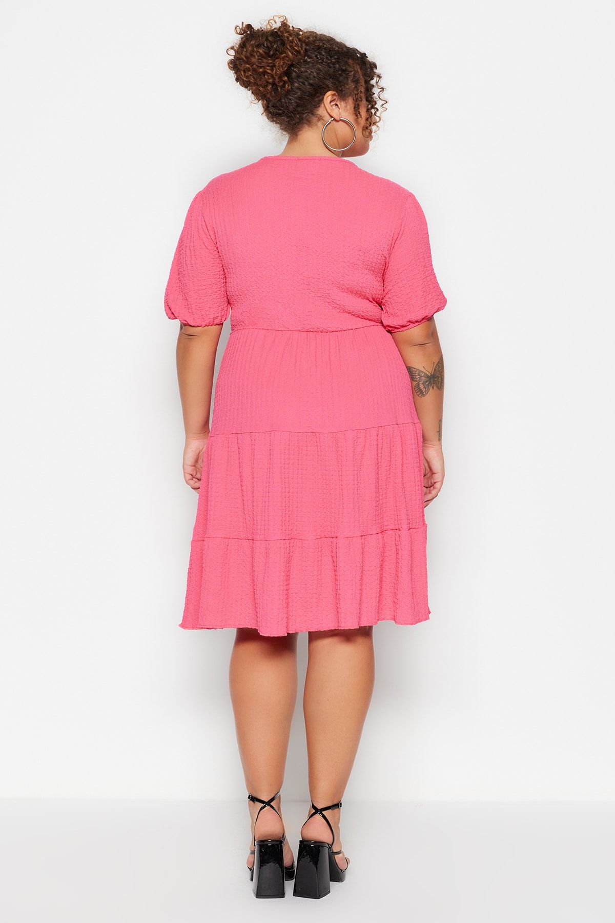 Trendyol Curve-Rochie tricotată Fuchsia Skater, cu decolteu în V, cu închidere la dublu piept, TBBSS22EL2987 5