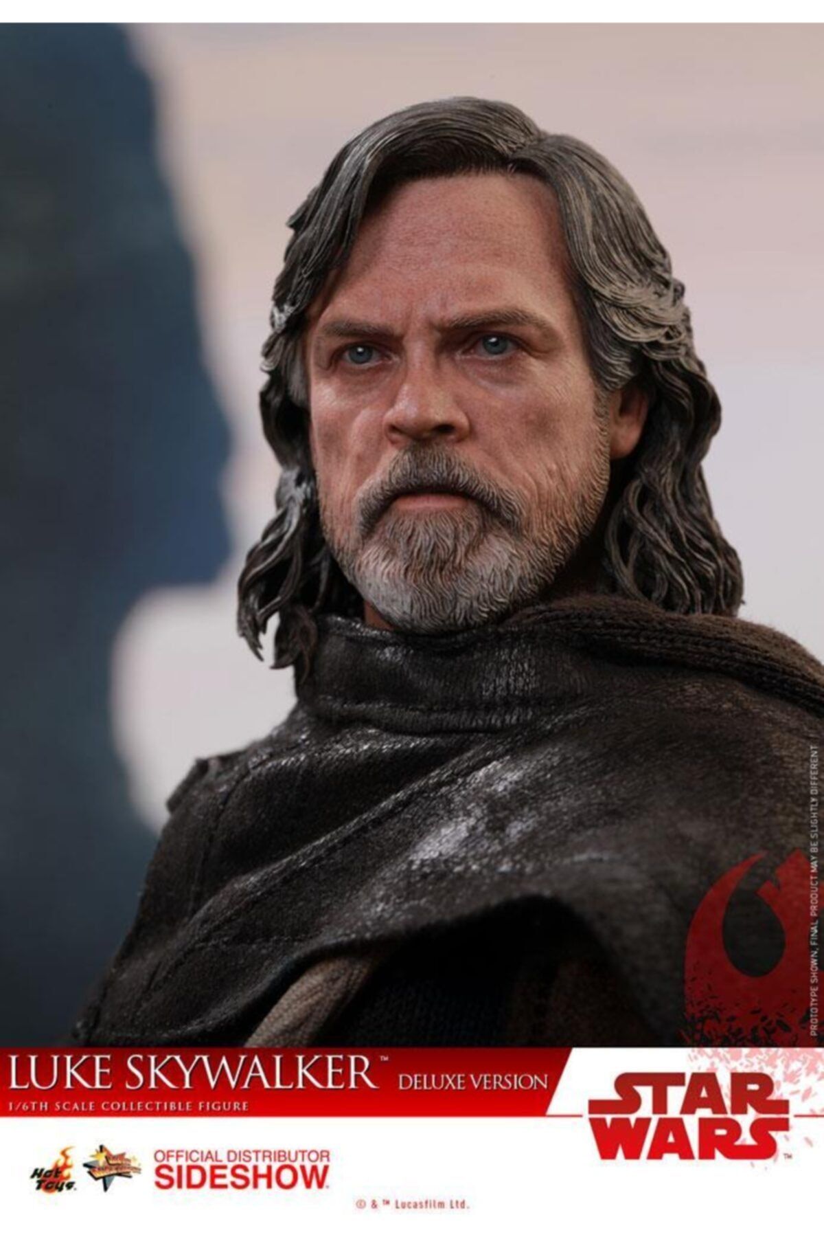 Hot toys luke skywalker the last jedi hotsell