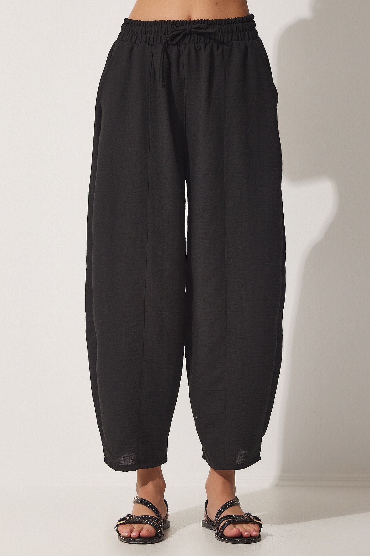 A Two-piece Set of Asymmetric Linen Shirt & Linen Harem Pants