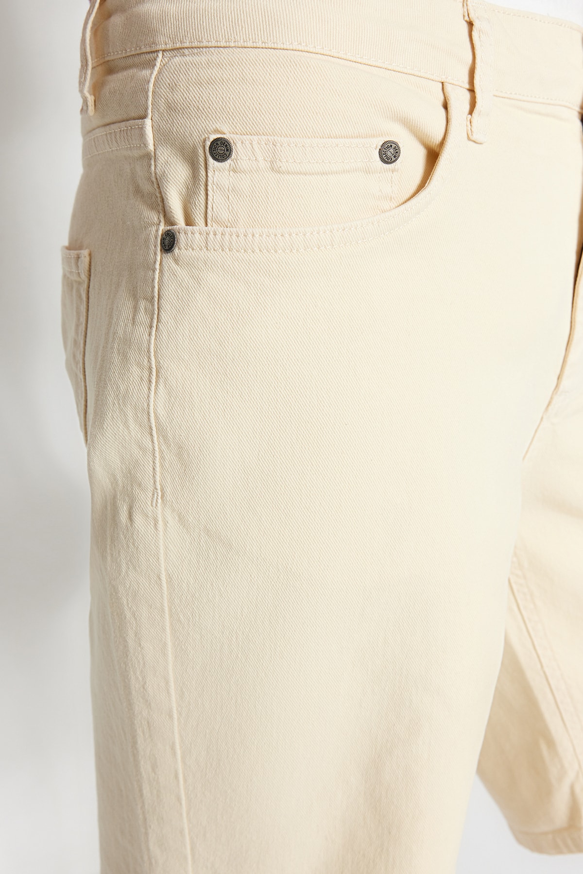 Trendyolmilla  Bej Regular Fit Esnek Kumaş Denim Kot Şort & Bermuda TMNSS23SR00067 - Görsel 5
