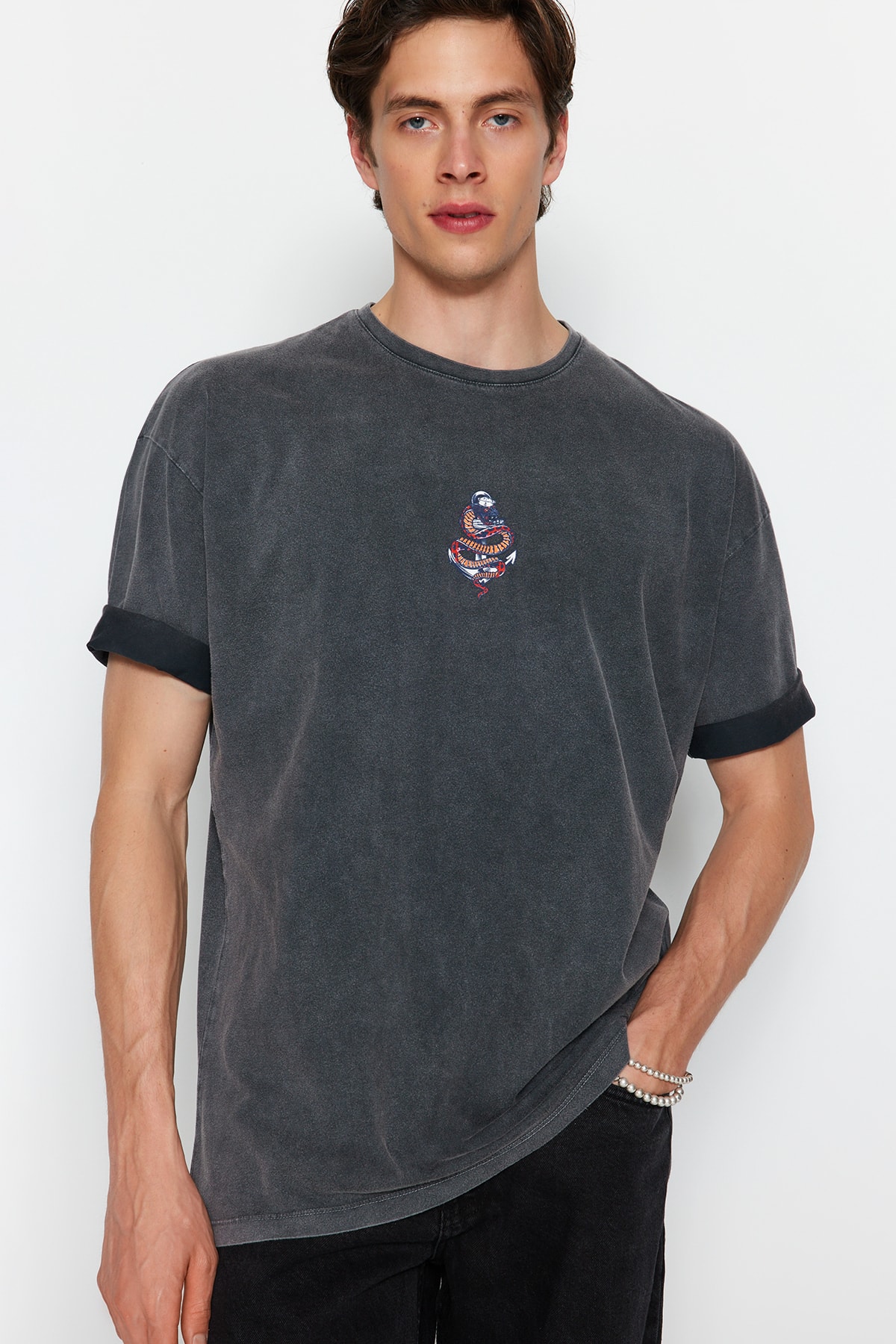Trendyolmilla Man Antrasit Oversize/Geniş Kesim Yılan Baskılı