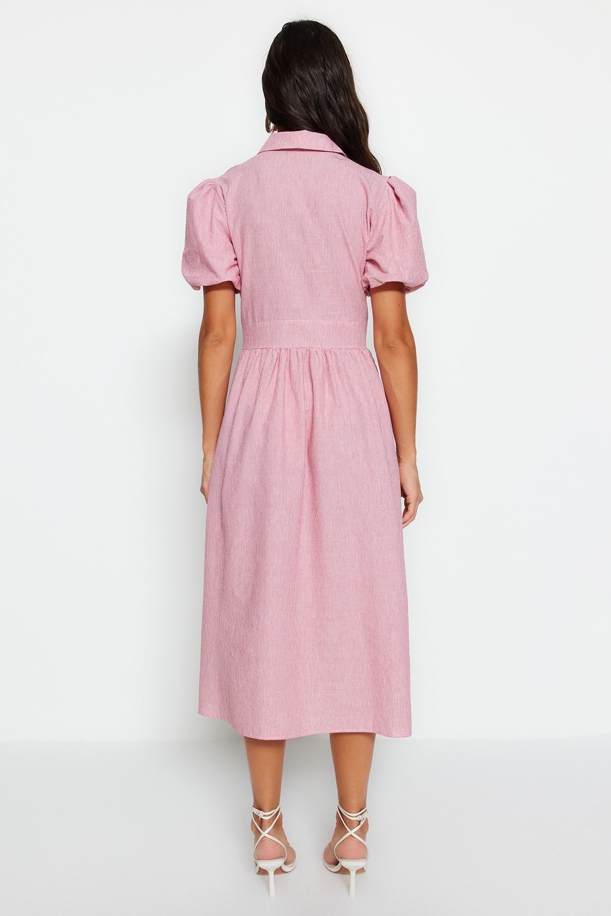 Trendyol Collection-Rosa gestreiftes Midi-Gewebekleid mit zweireihigem Kragen TWOSS23EL02233 5