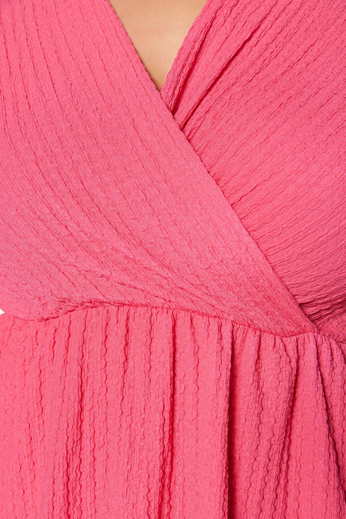 Trendyol Curve-Rochie tricotată Fuchsia Skater, cu decolteu în V, cu închidere la dublu piept, TBBSS22EL2987 3