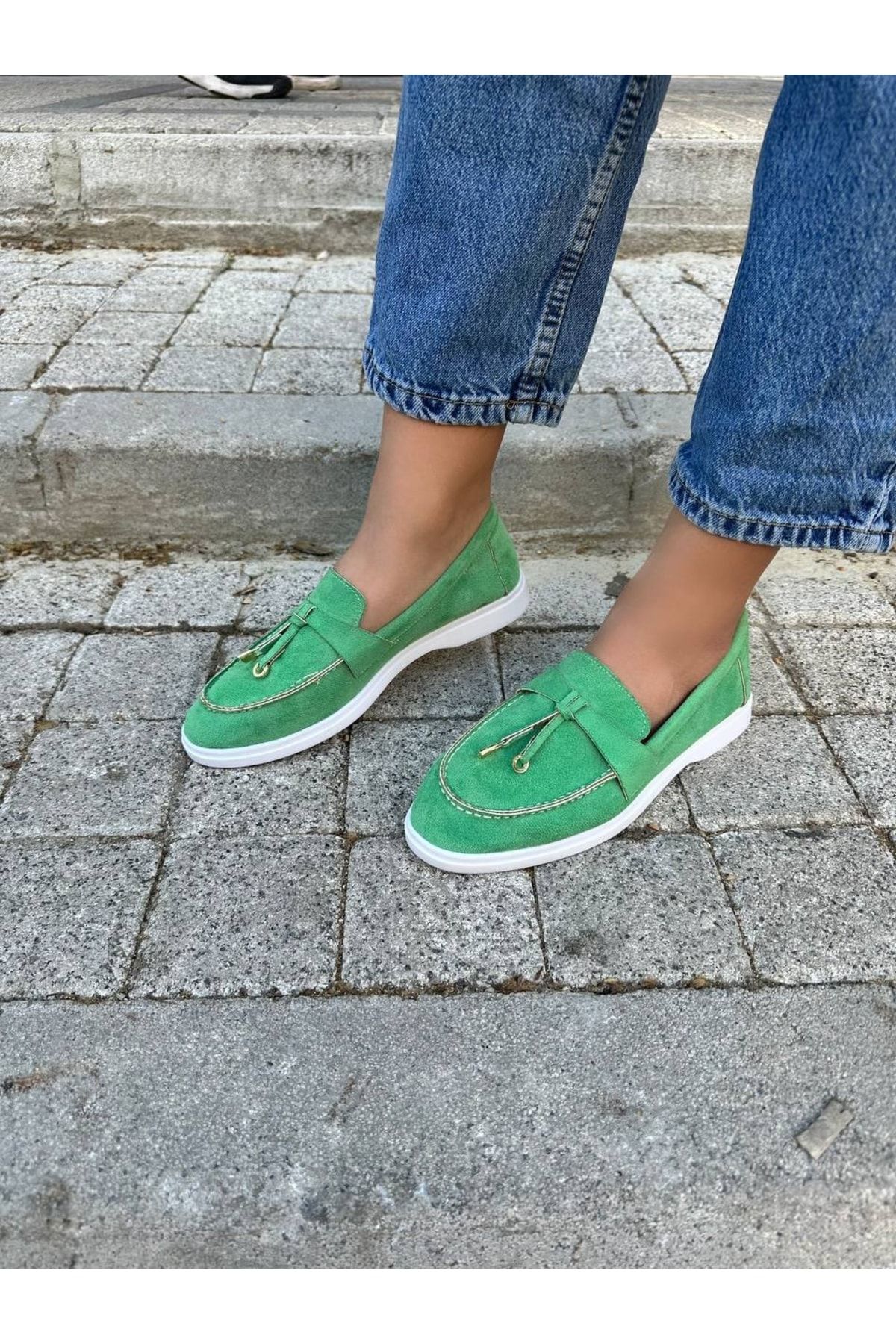 Green top flat shoes
