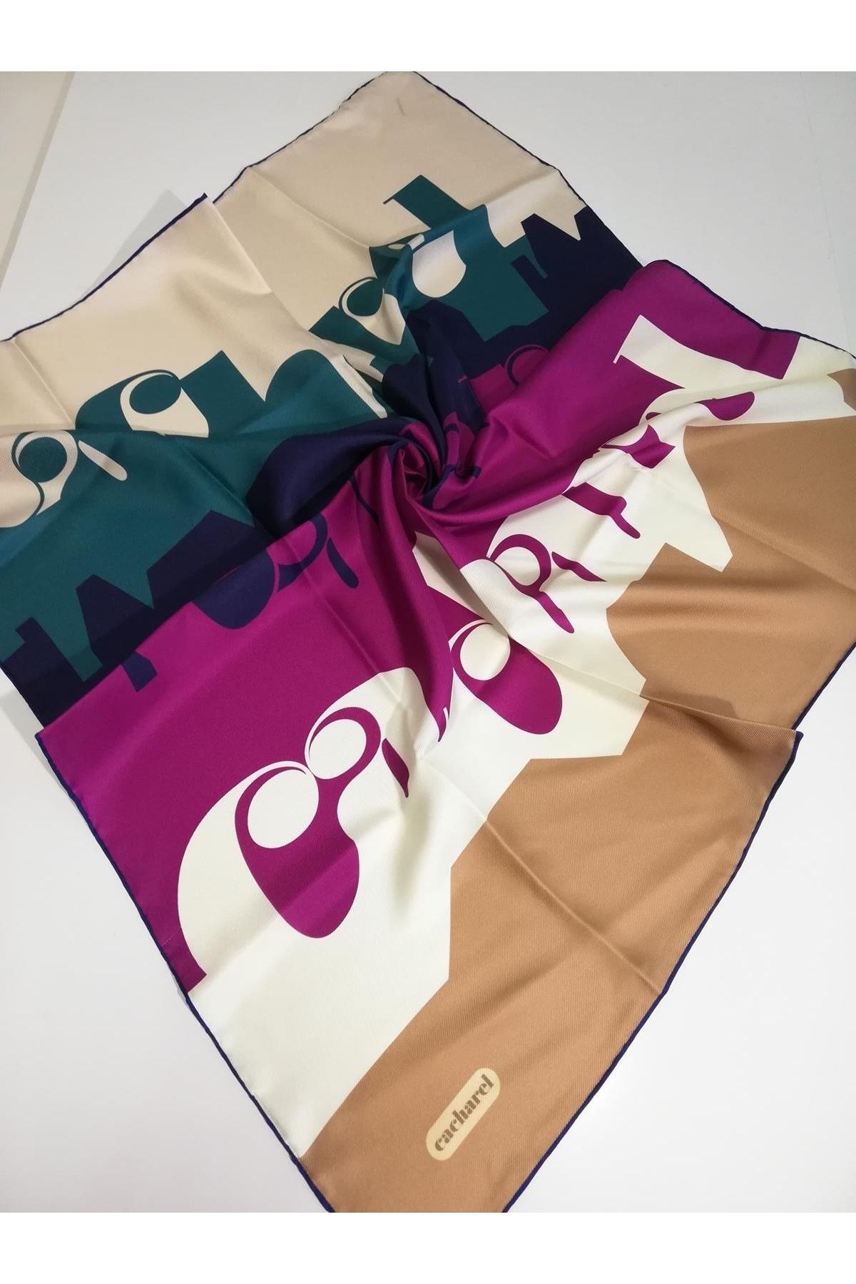 Cacharel towels on sale