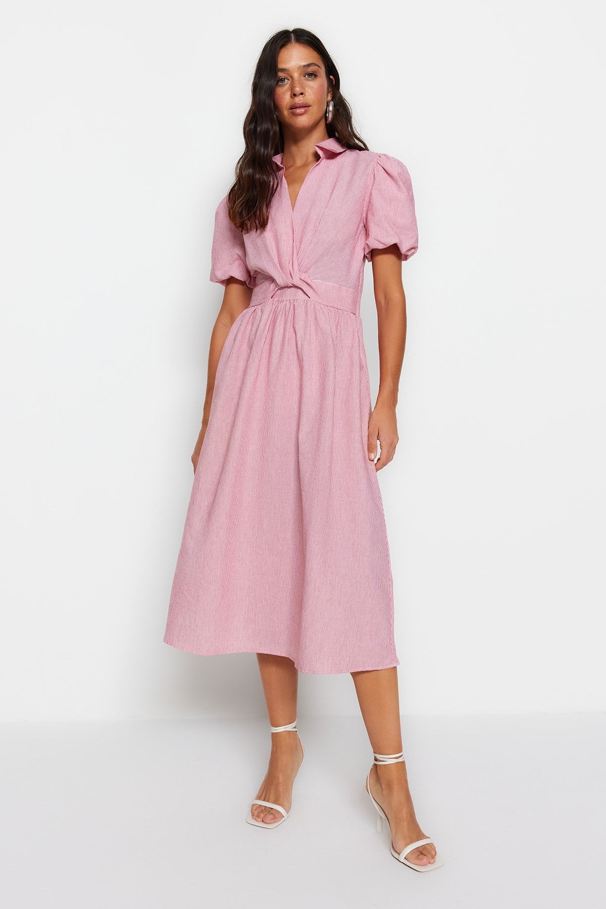 Trendyol Collection-Rosa gestreiftes Midi-Gewebekleid mit zweireihigem Kragen TWOSS23EL02233 4