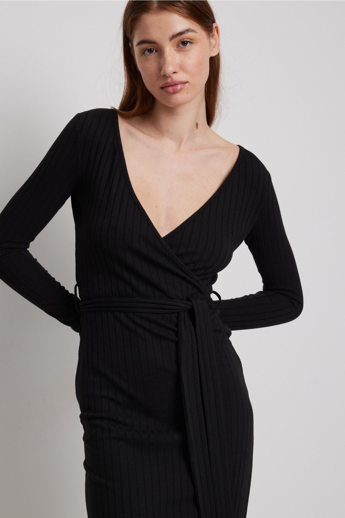 NA-KD Kleid Schwarz Wickelschnitt