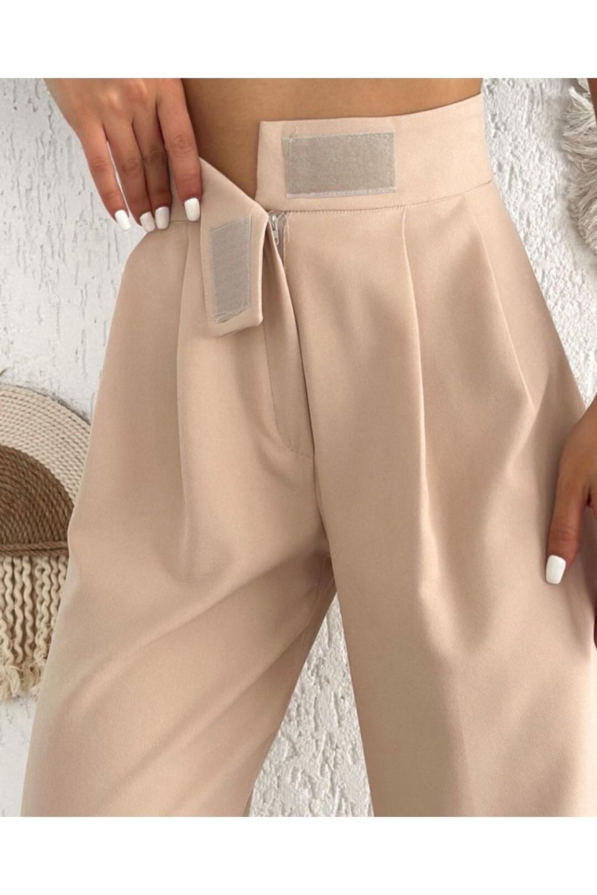 River Island balloon peg trousers in beige