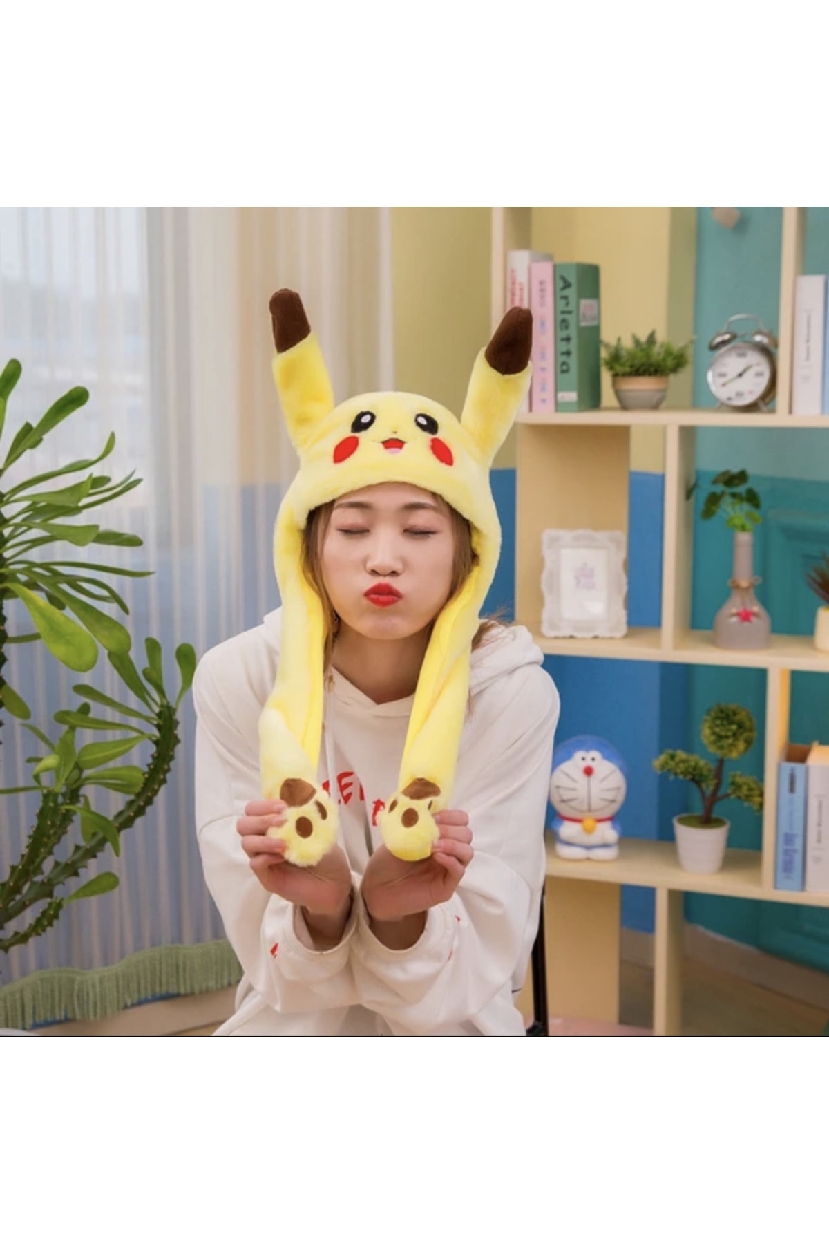 Шапка нажимаешь и ушки поднимаются. Шапка с двигающеимся ушки. Шапка с заячьими ушами. Шапка с поднимающимися ушками. Шапка с подвижными ушками.