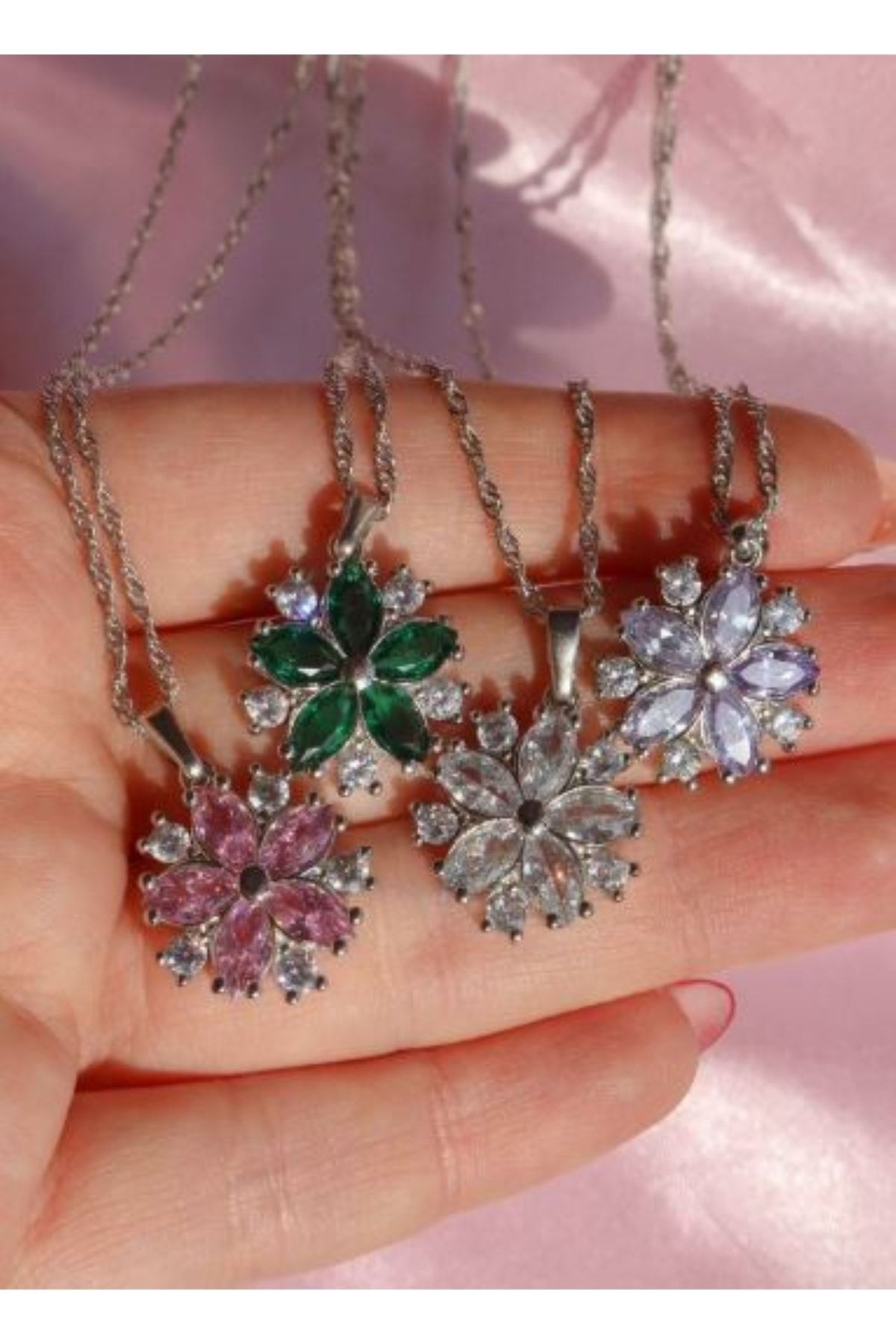 White deals flower necklace