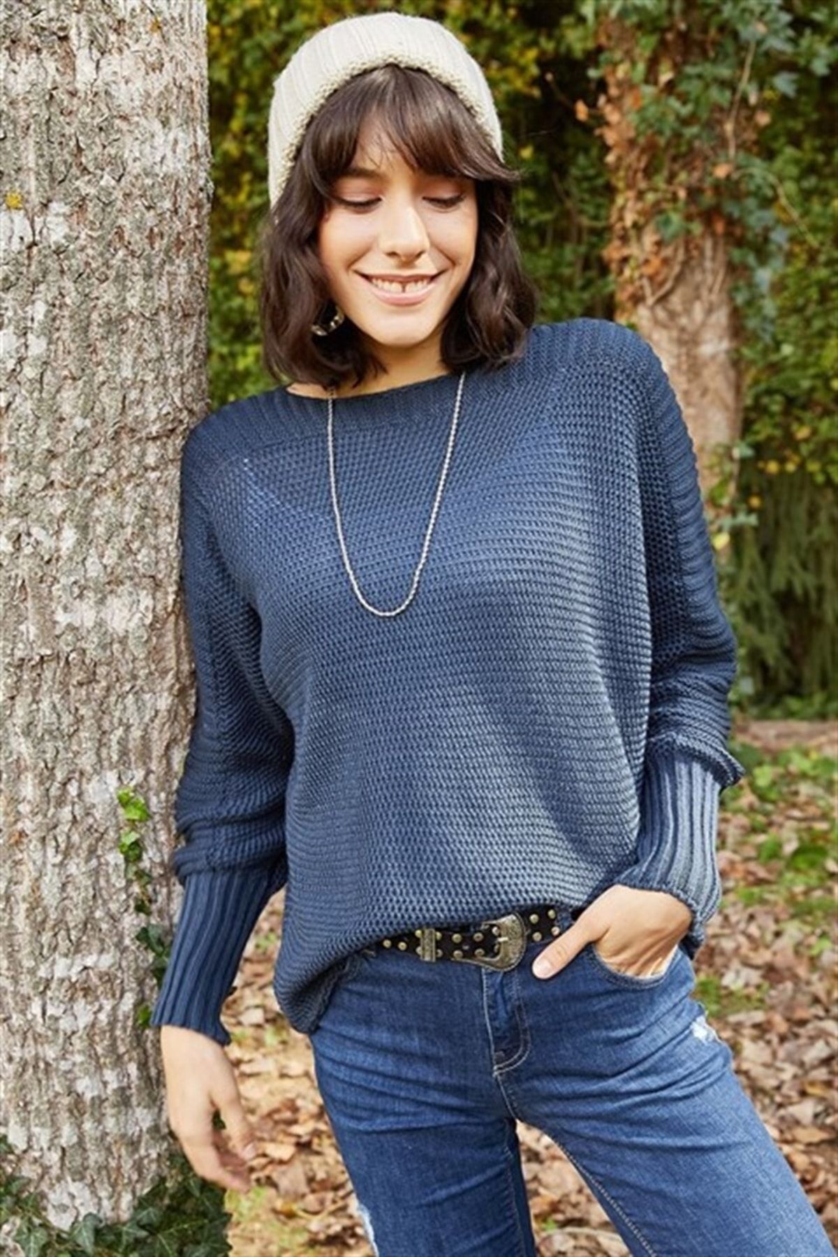 Dark blue on sale sweater with jeans