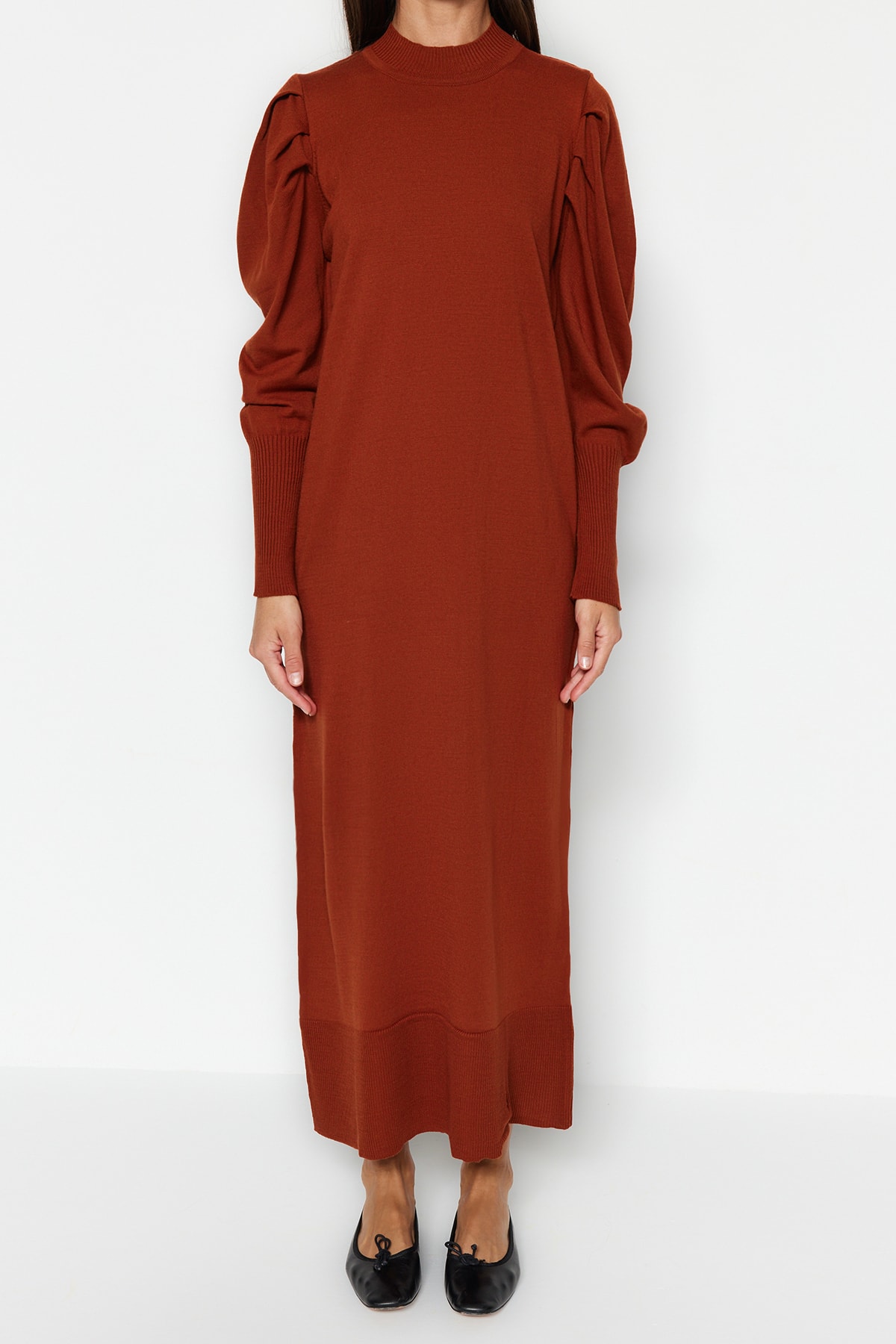 Trendyol Modest Sukienka z dzianiny z okrągłym dekoltem i ramionami TCTAW23EB00047