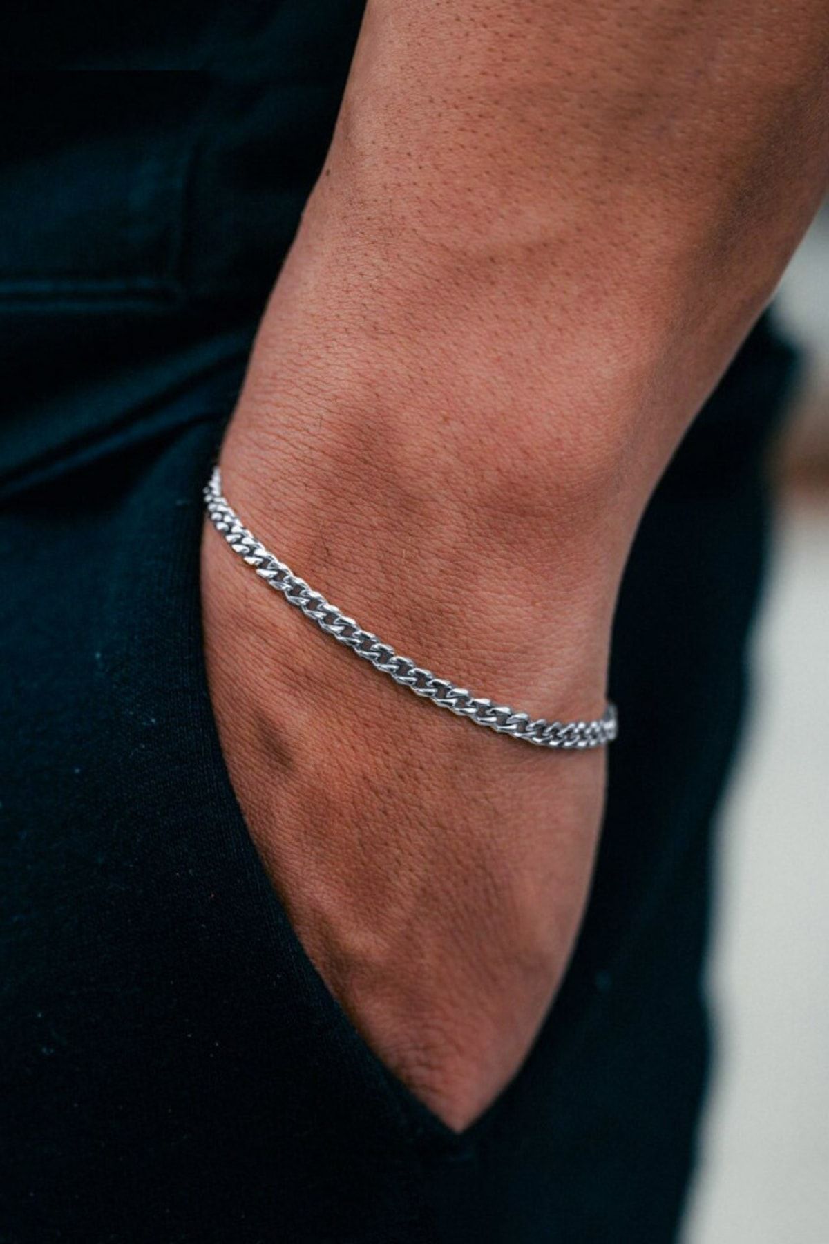 The Collection Unisex Tarnish Resistant Thin Classic Chain Silver Steel  Bracelet - Trendyol