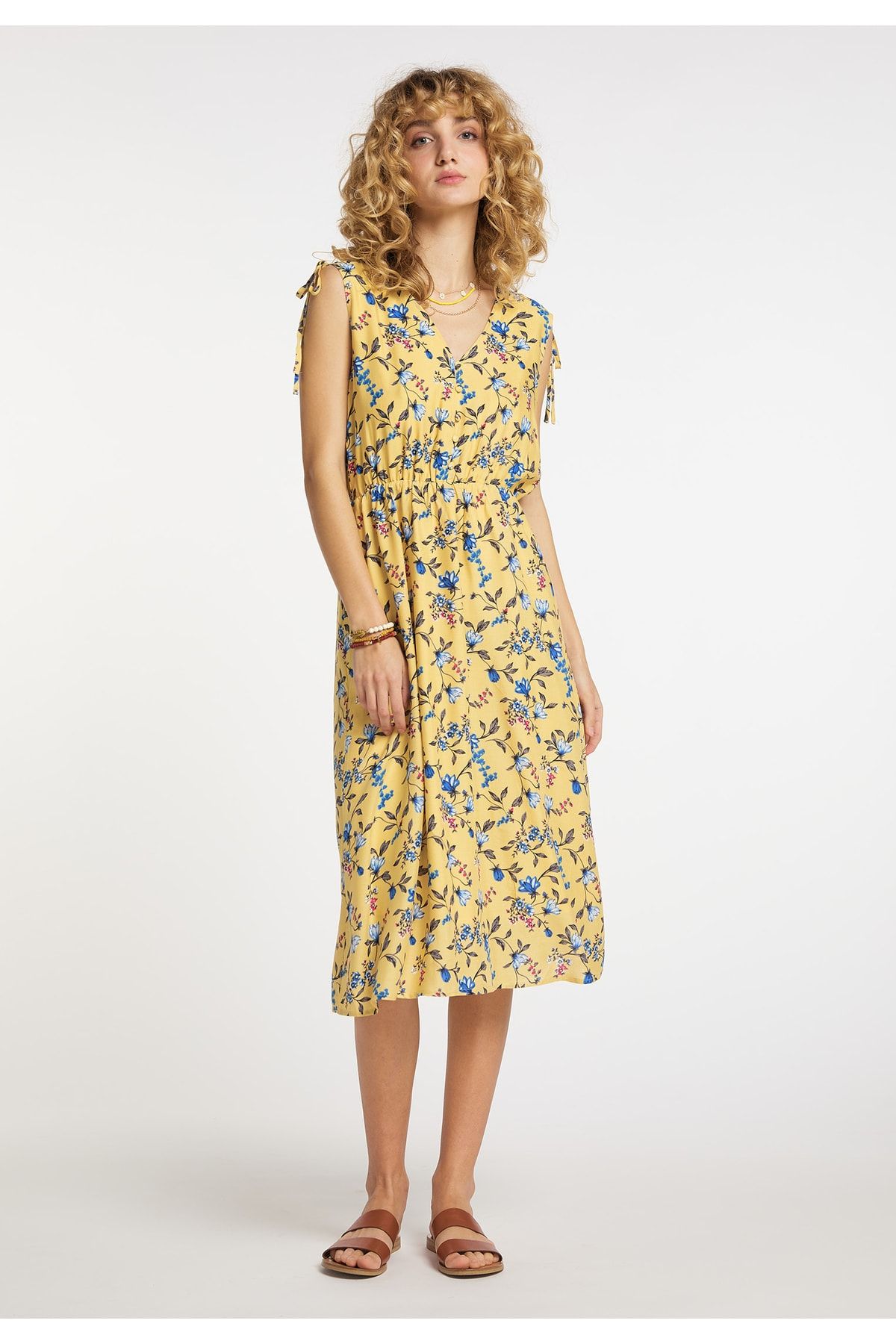 USHA Kleid Mehrfarbig Basic Fast ausverkauft