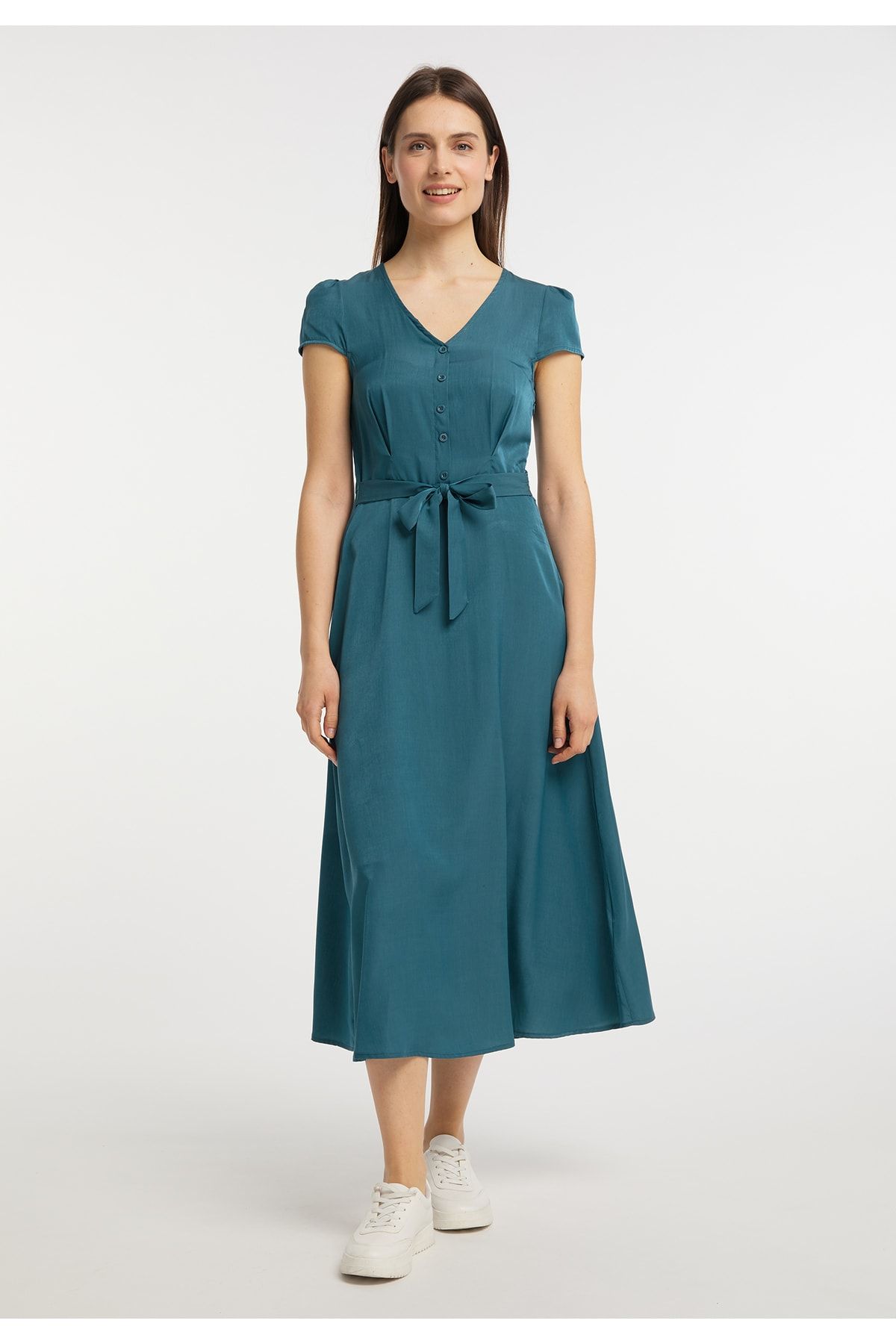 USHA Kleid Blau Basic Fast ausverkauft