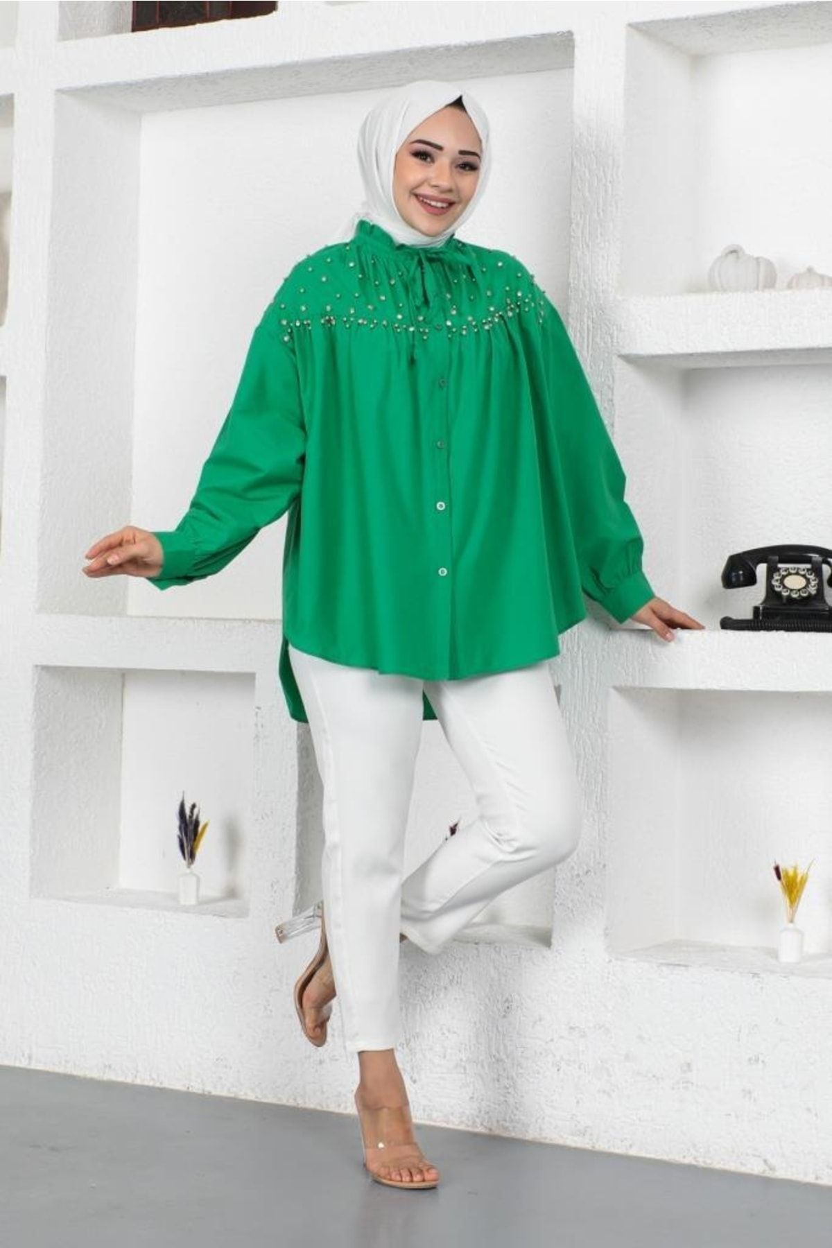 complete the look image