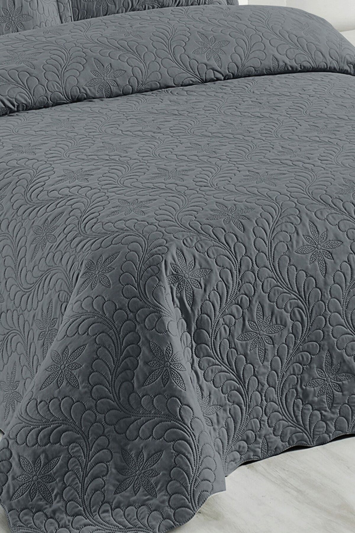 Örtüm-Ivy Anthracite Quilted Single Bedspread 2