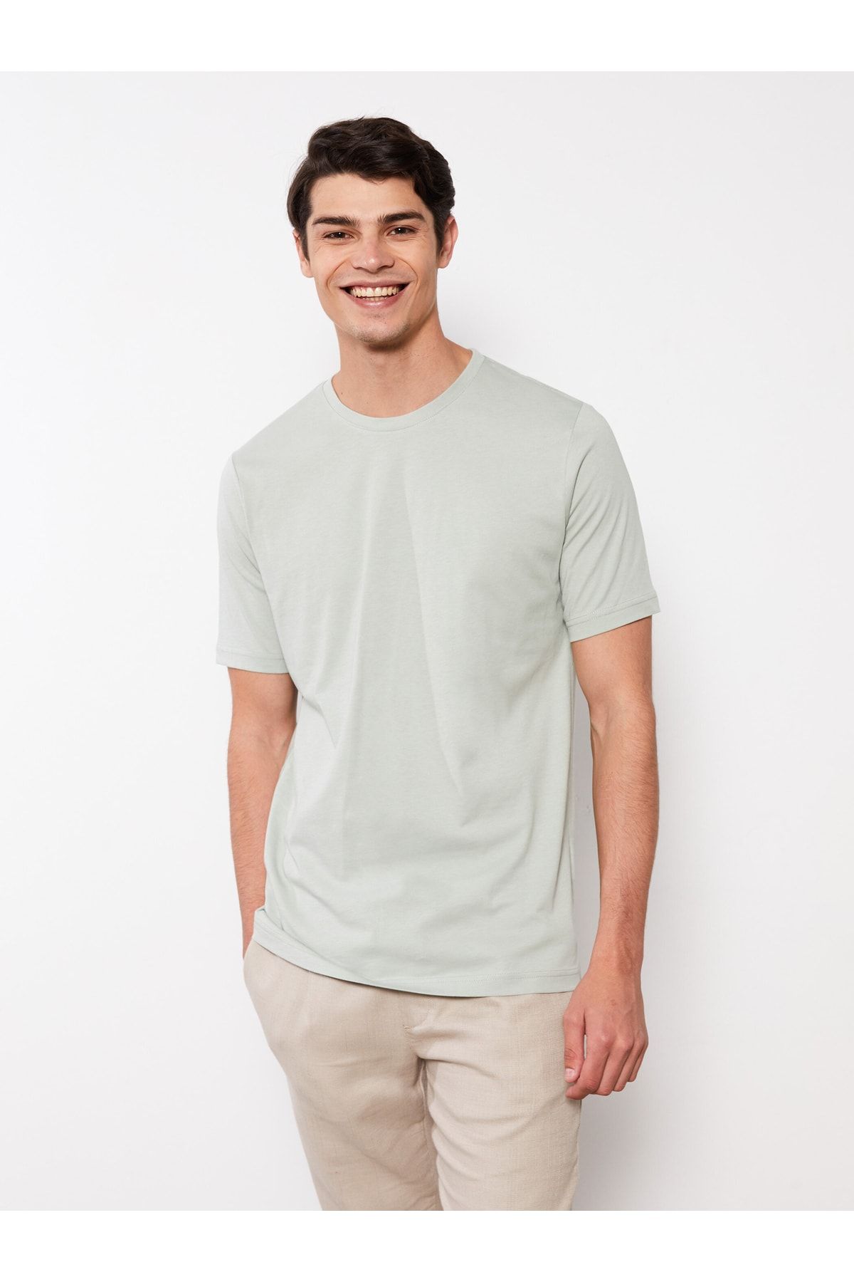 LC Waikiki T-Shirt Grün Regular Fit Fast ausverkauft FN8266