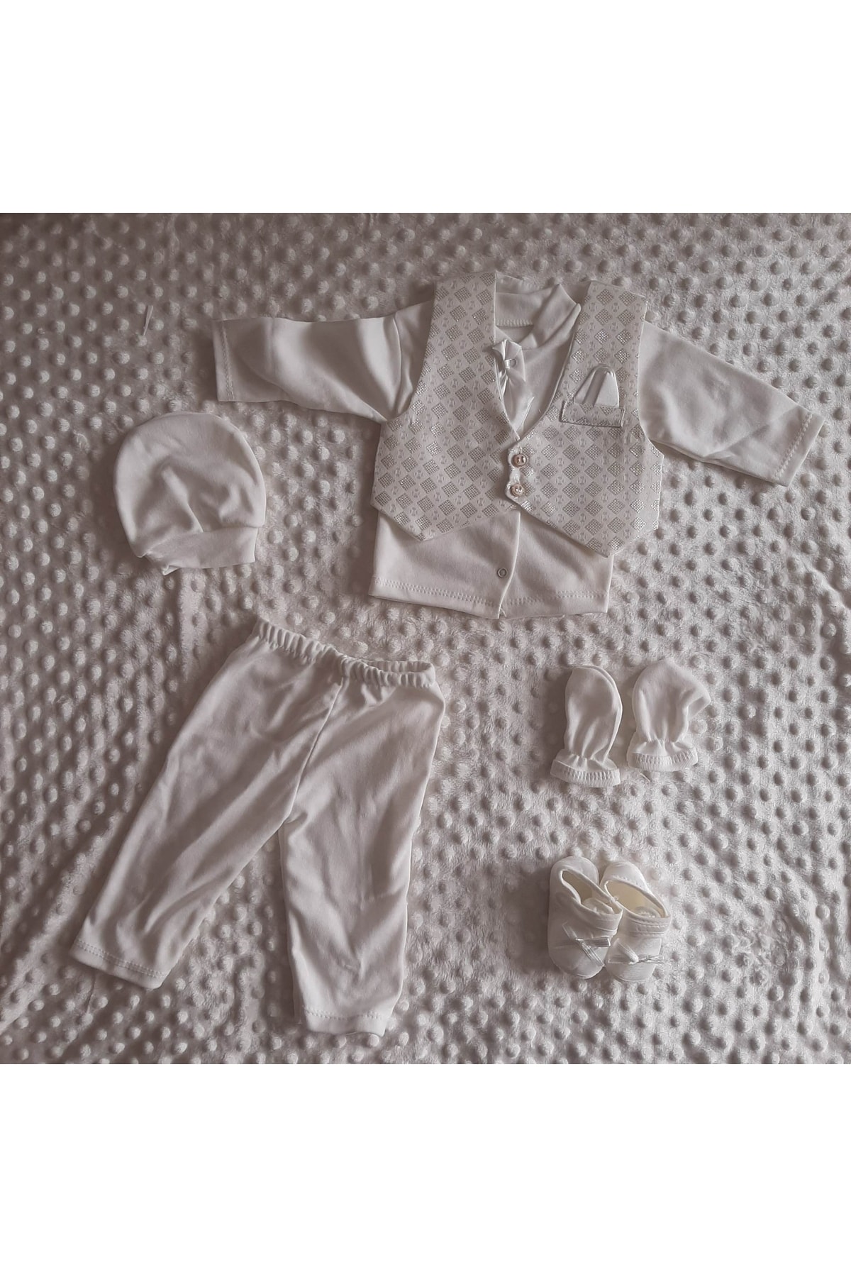 Mavera Beyaz Yelekli 4'lü (zıbın ,eldiven, Ayakkabı, Yelek) Takım