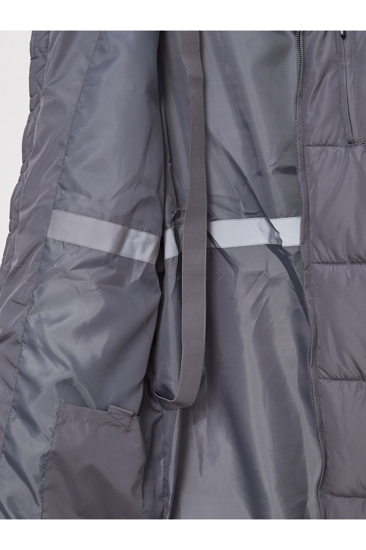 LC Waikiki-Lange Pufferjacke für Herren mit Kapuze und bequemer Passform 5