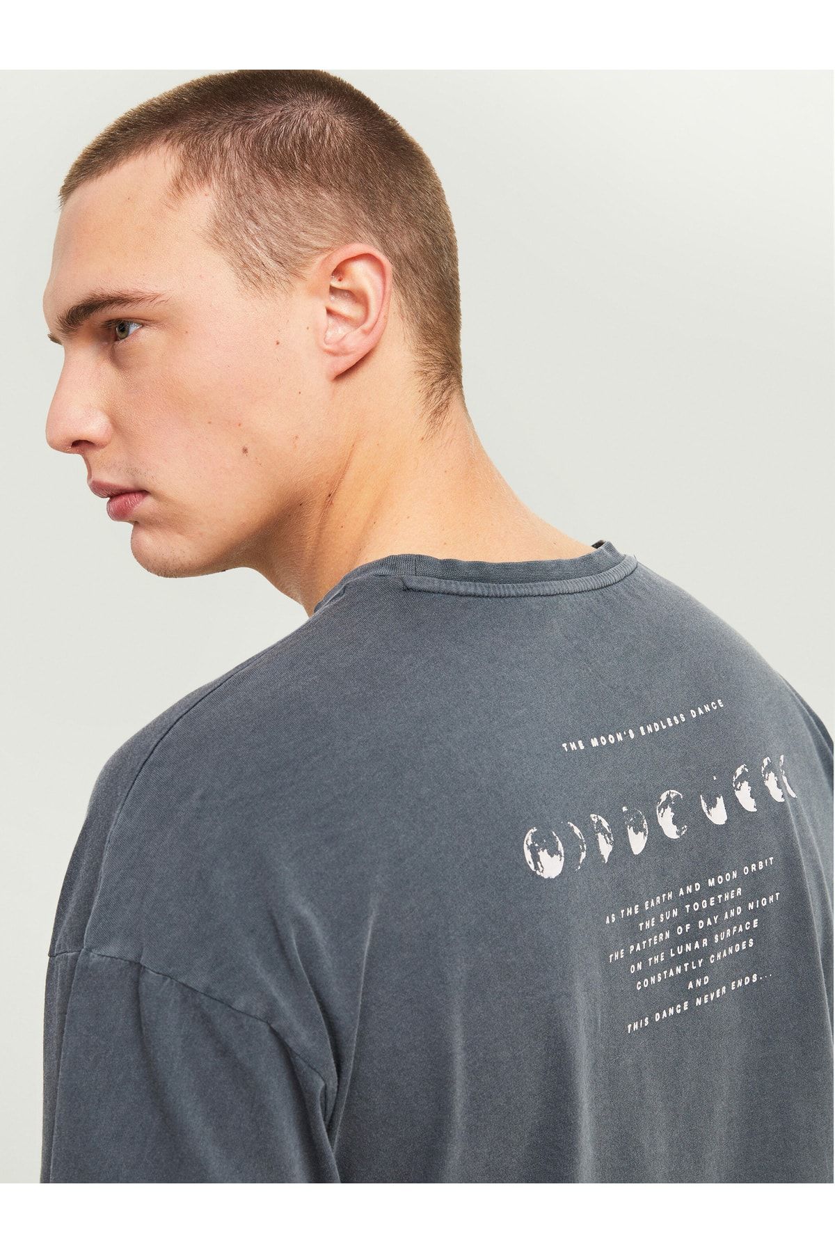 LC Waikiki T-Shirt Grau Regular Fit Fast ausverkauft