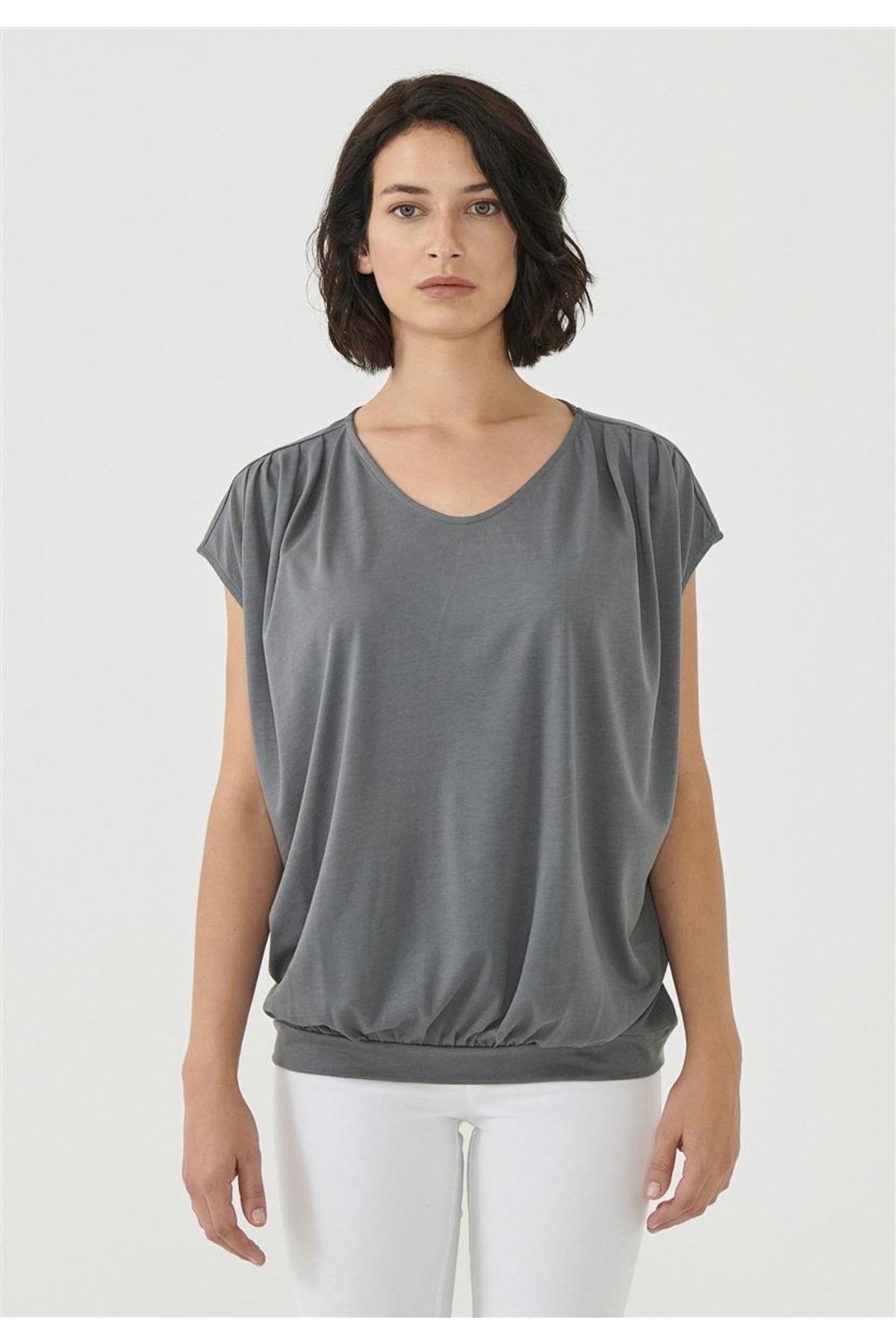 ORGANICATION Bluse Grau Figurbetont Fast ausverkauft
