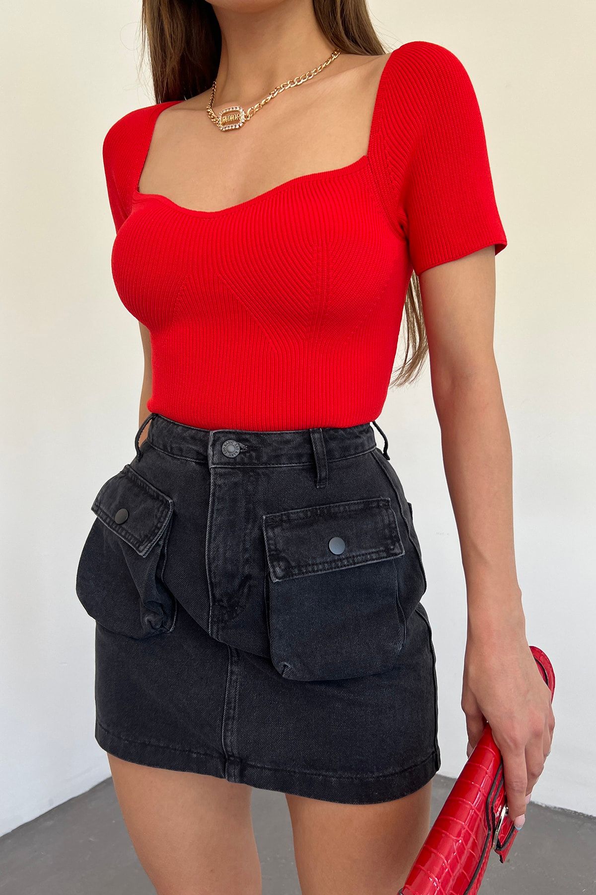 complete the look image
