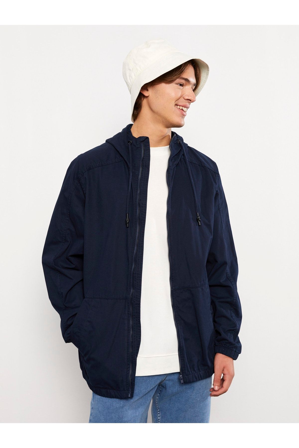 LC Waikiki Winterjacke Dunkelblau Basic Fast ausverkauft