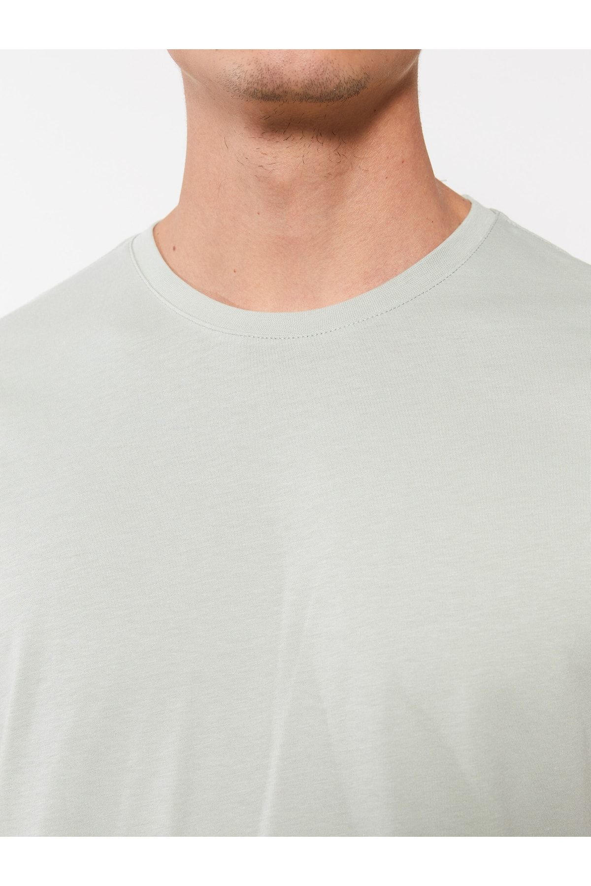 LC Waikiki T-Shirt Grün Regular Fit Fast ausverkauft FN8266