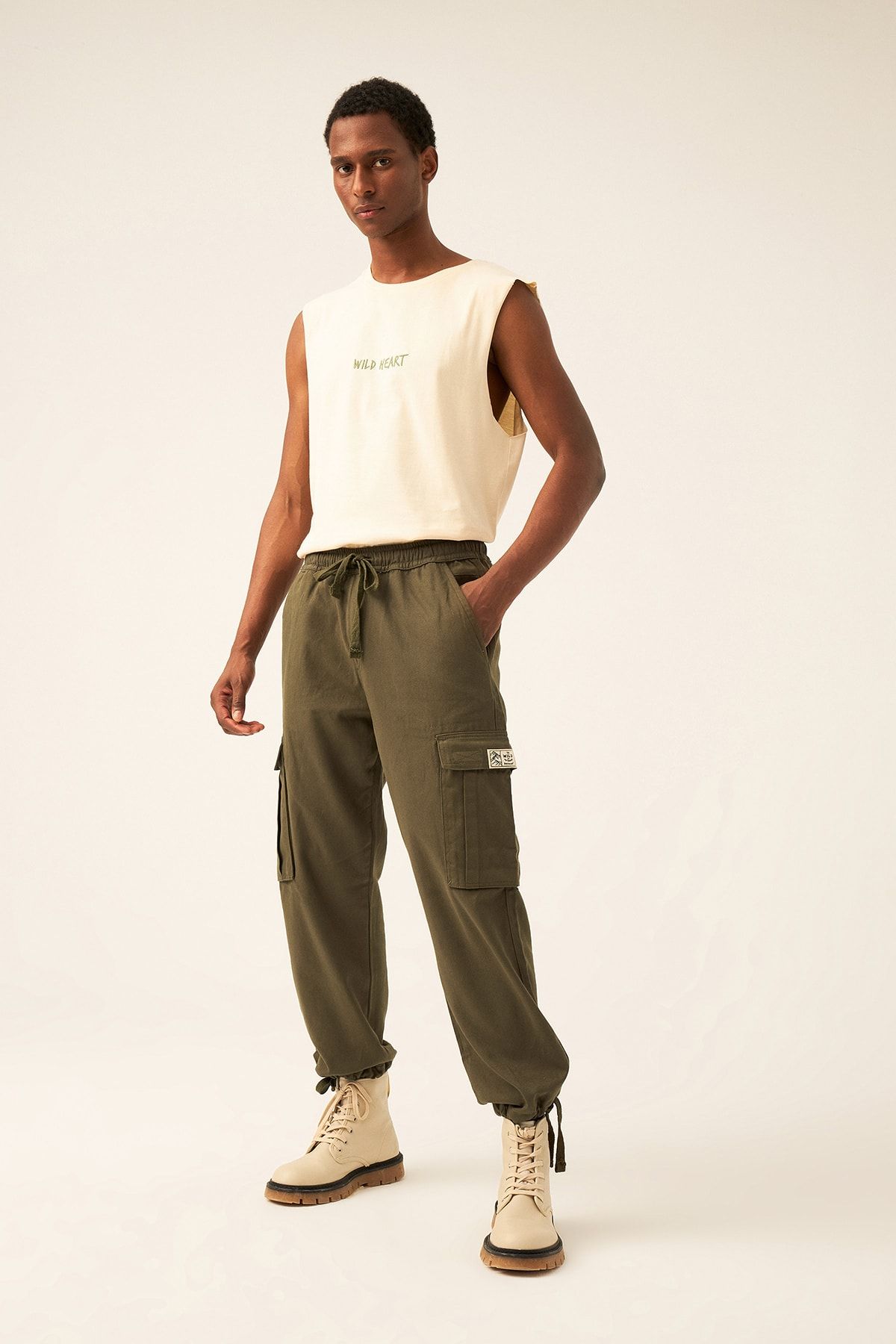 Leather-look cargo trousers - Gunmetal | Guts & Gusto