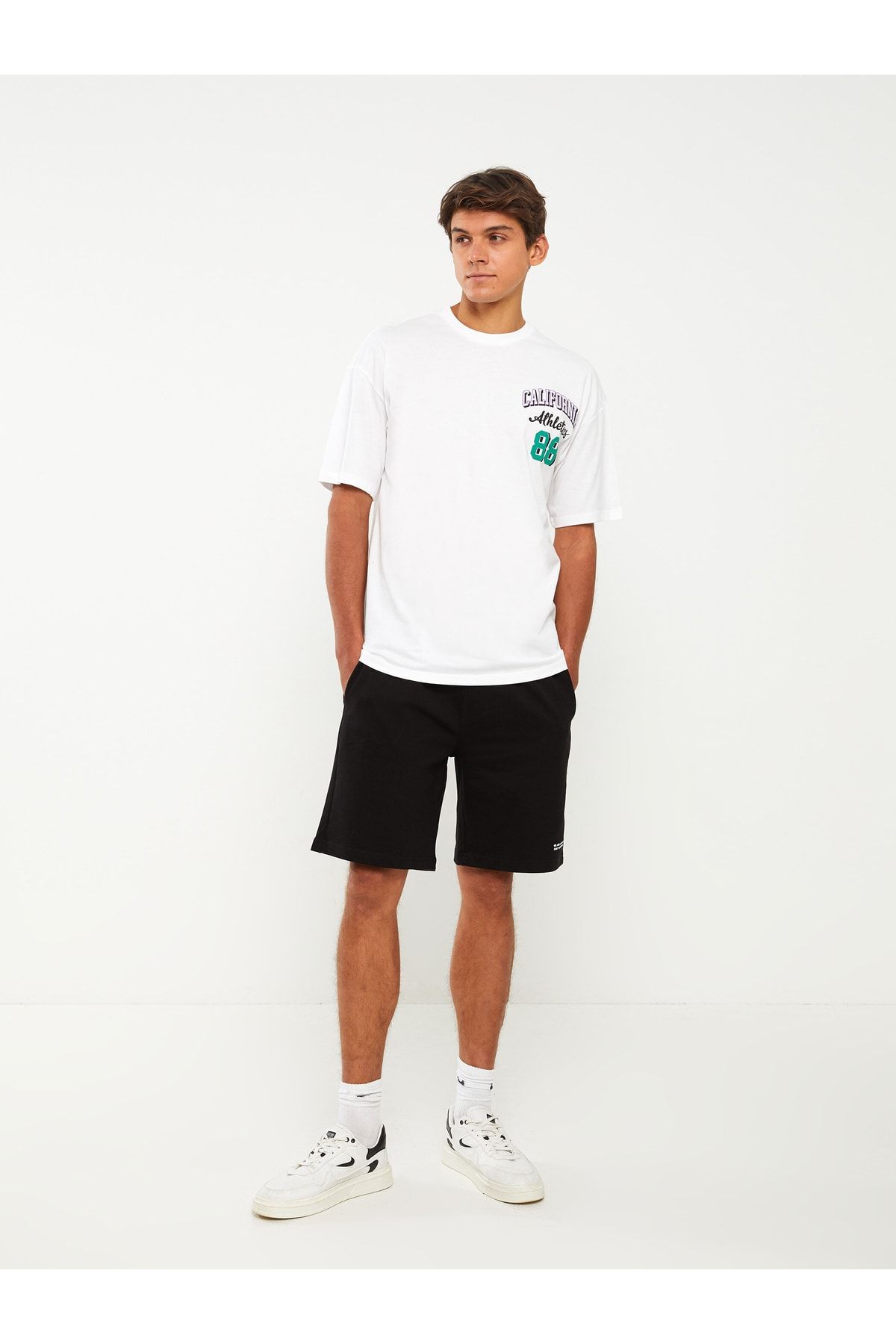 LC Waikiki Shorts Grün Mittlerer Bund