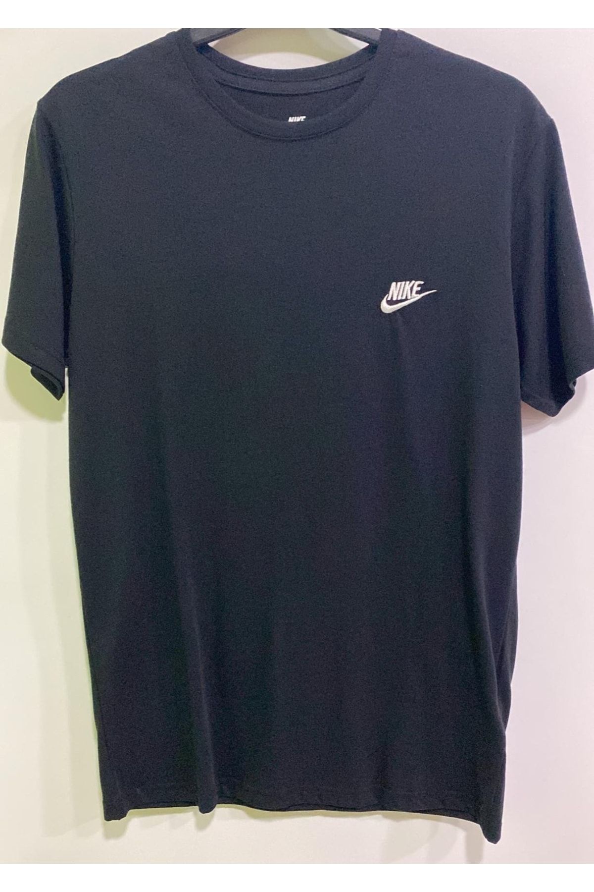 Nike small logo t shirt best sale