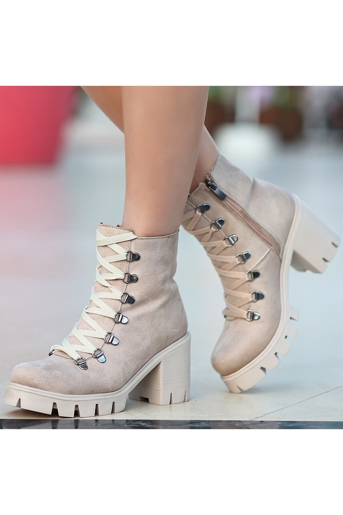 Erin Krem Süet Bağcıklı Bot