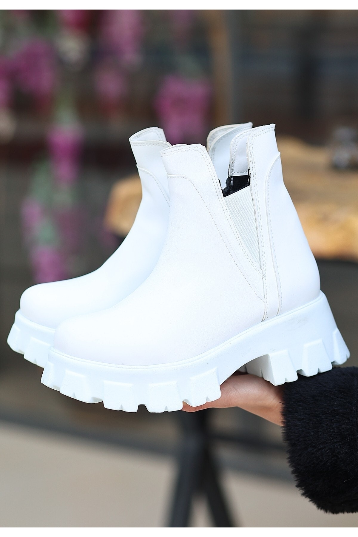 Jati Beyaz Cilt Dolgu Topuk Bot
