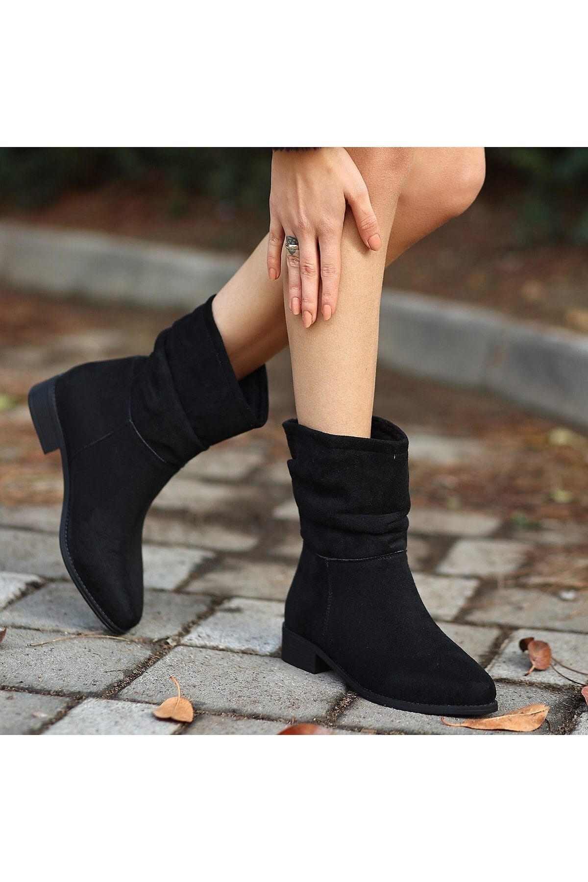 Lapi Siyah Süet Körüklü Bot