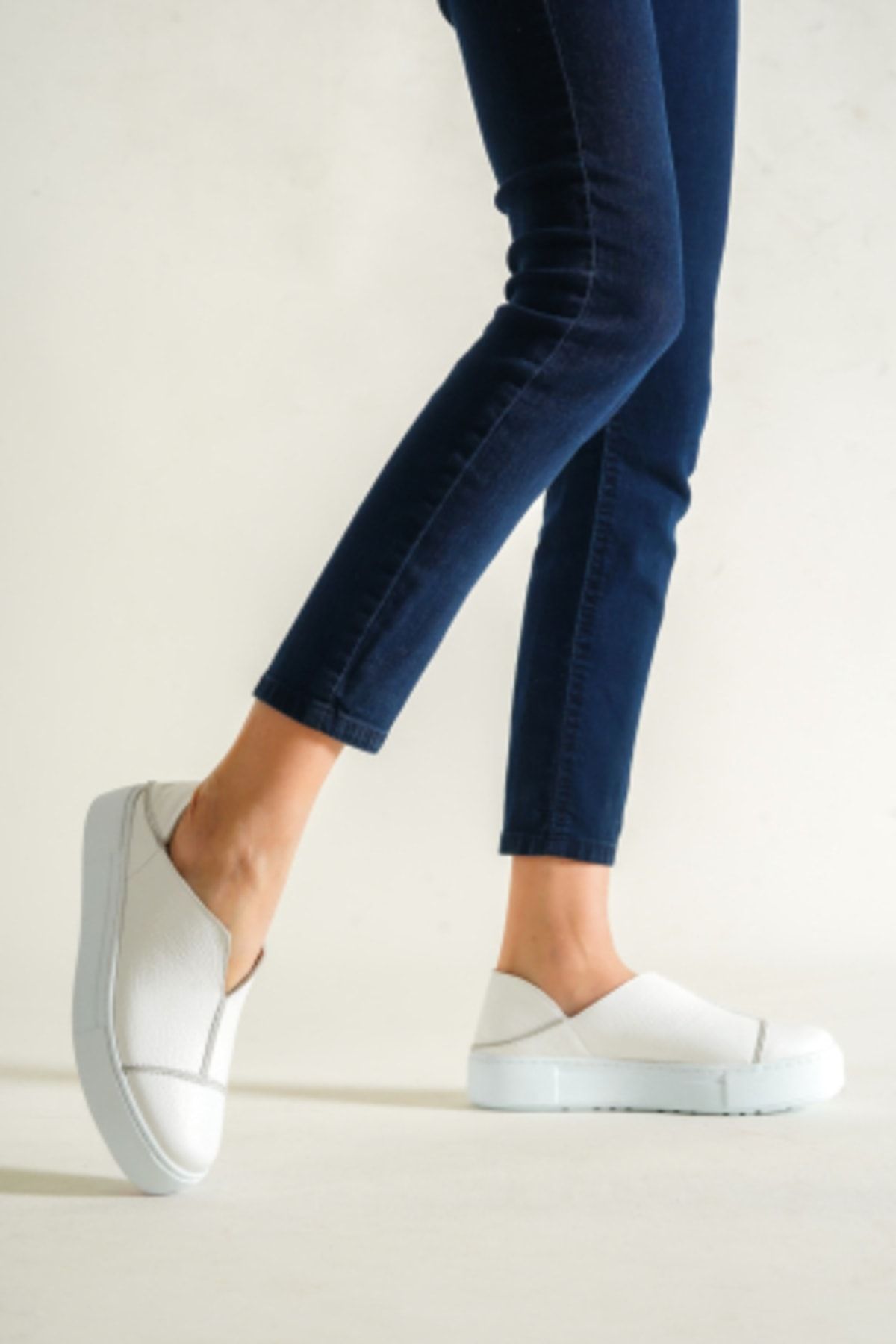 PASSAGE SHOES 2025 Beyaz Cilt Hakiki Deri Kadın Sneaker Fiyatı