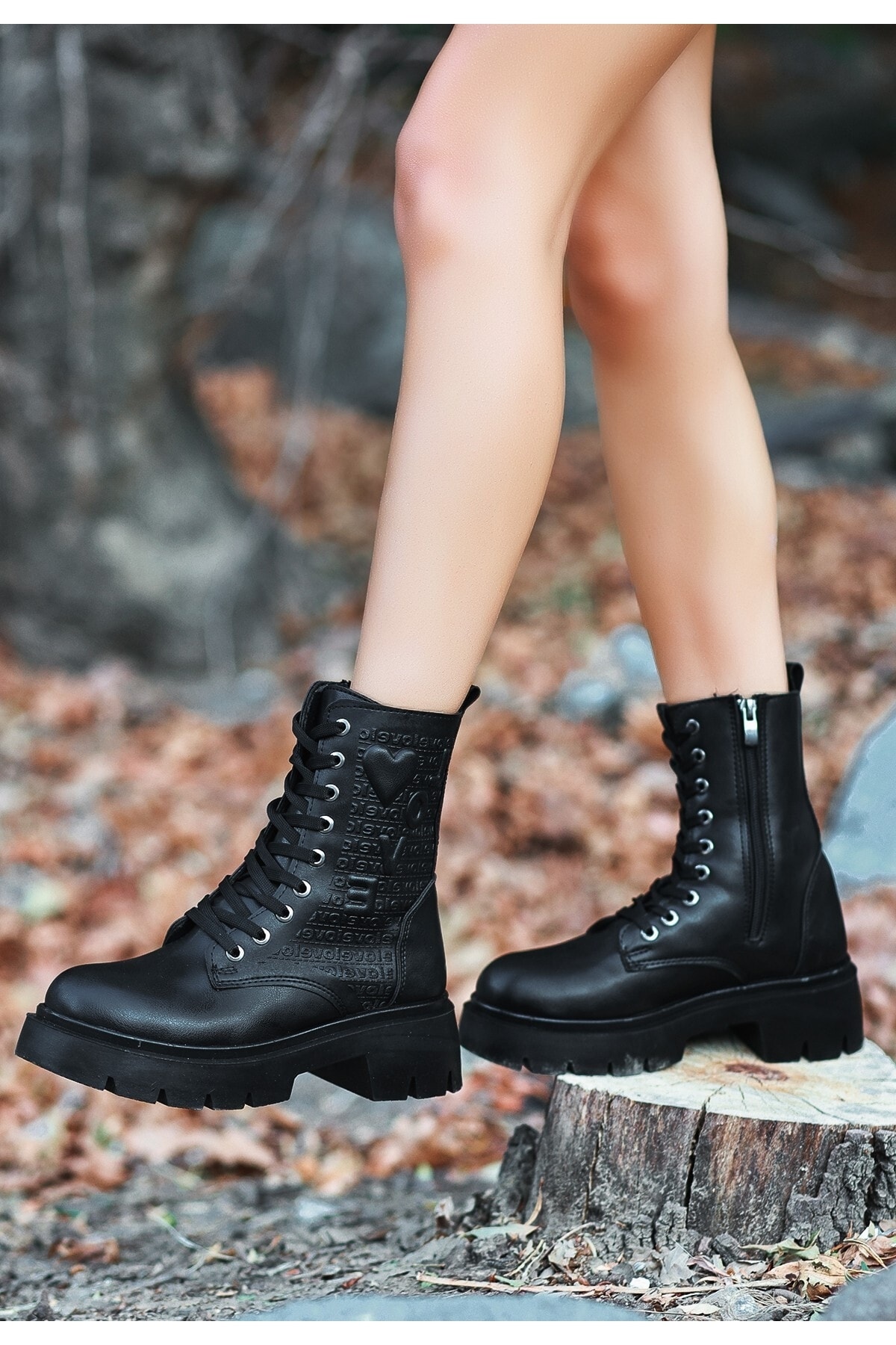 Siyah Cilt Bağcıklı Bot