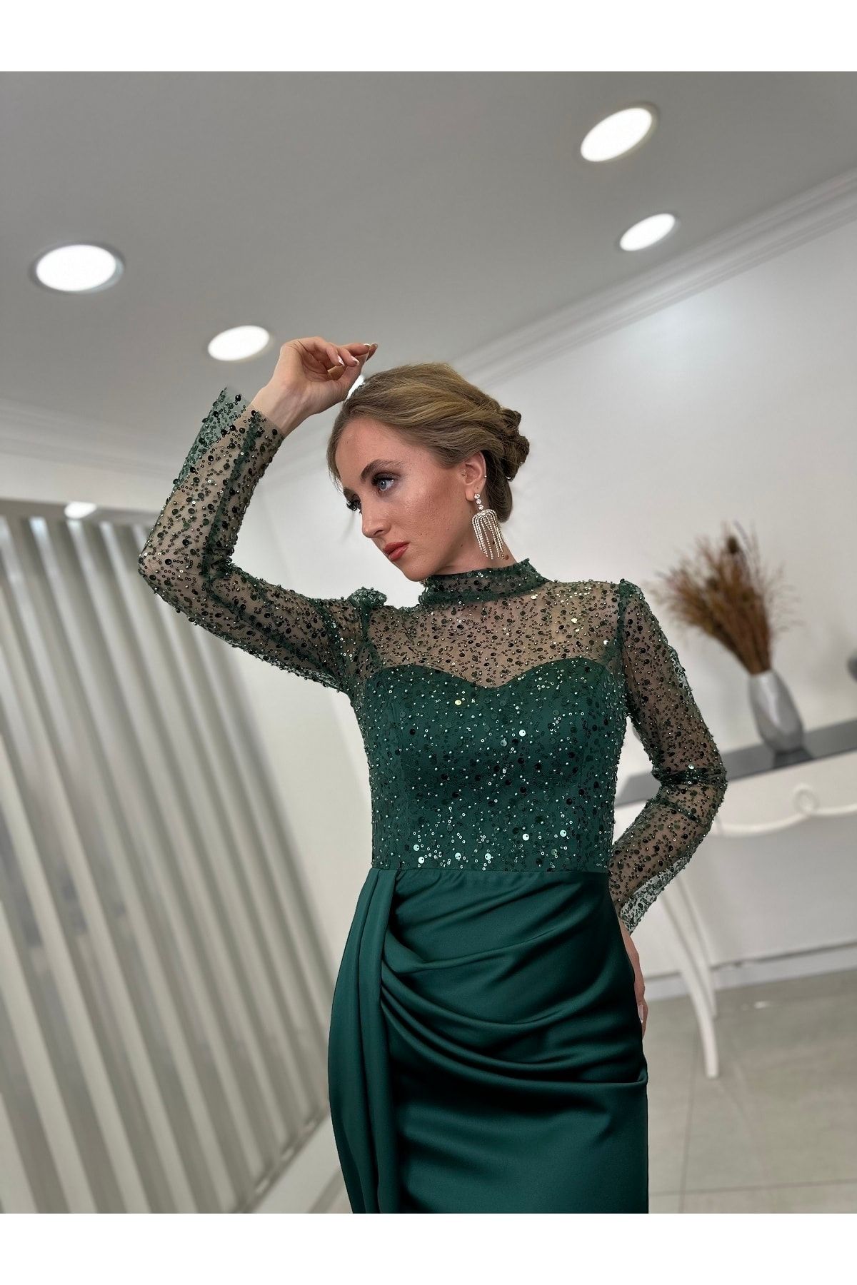 Rana Zenn-Bead Detailed Night Satin Evening Dress with Transparent Skirt Train and Slit Emerald 2