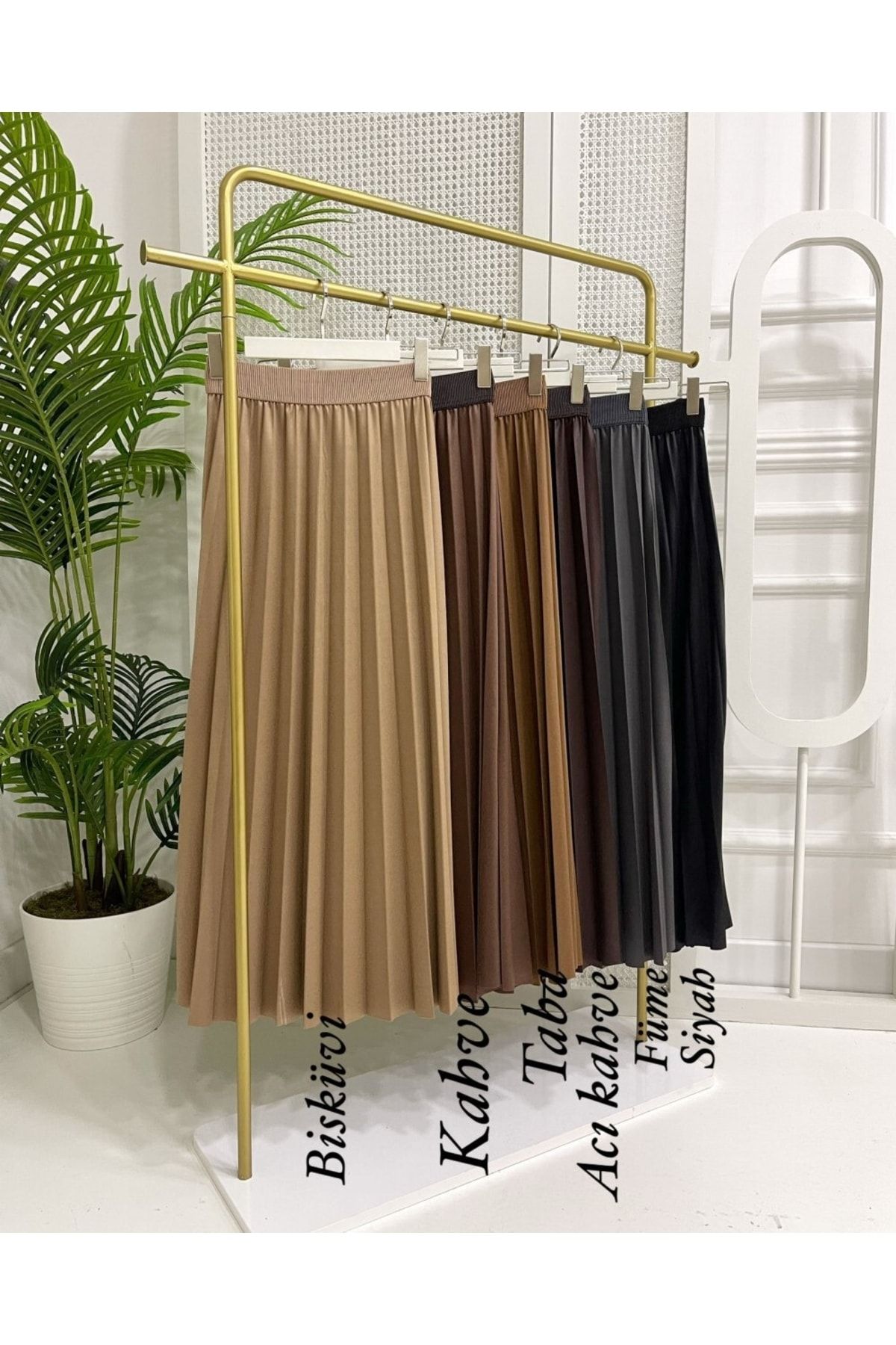 onix-Winda Pleated Skirt Biscuit 2