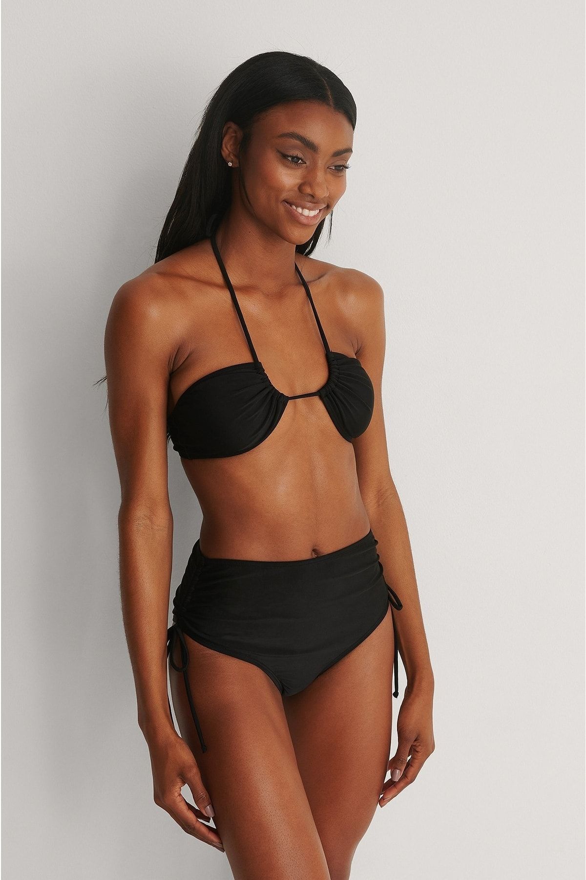NA-KD Bikini-Hose Schwarz Unifarben Fast ausverkauft