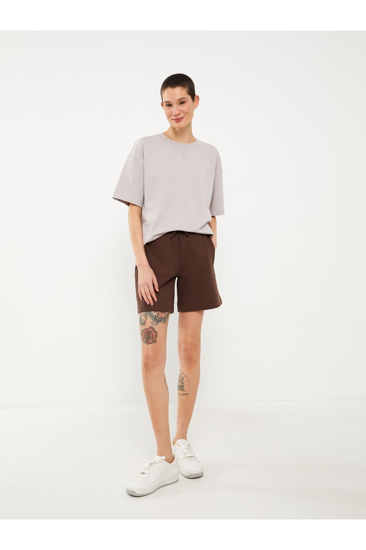LC Waikiki Shorts Braun Mittlerer Bund