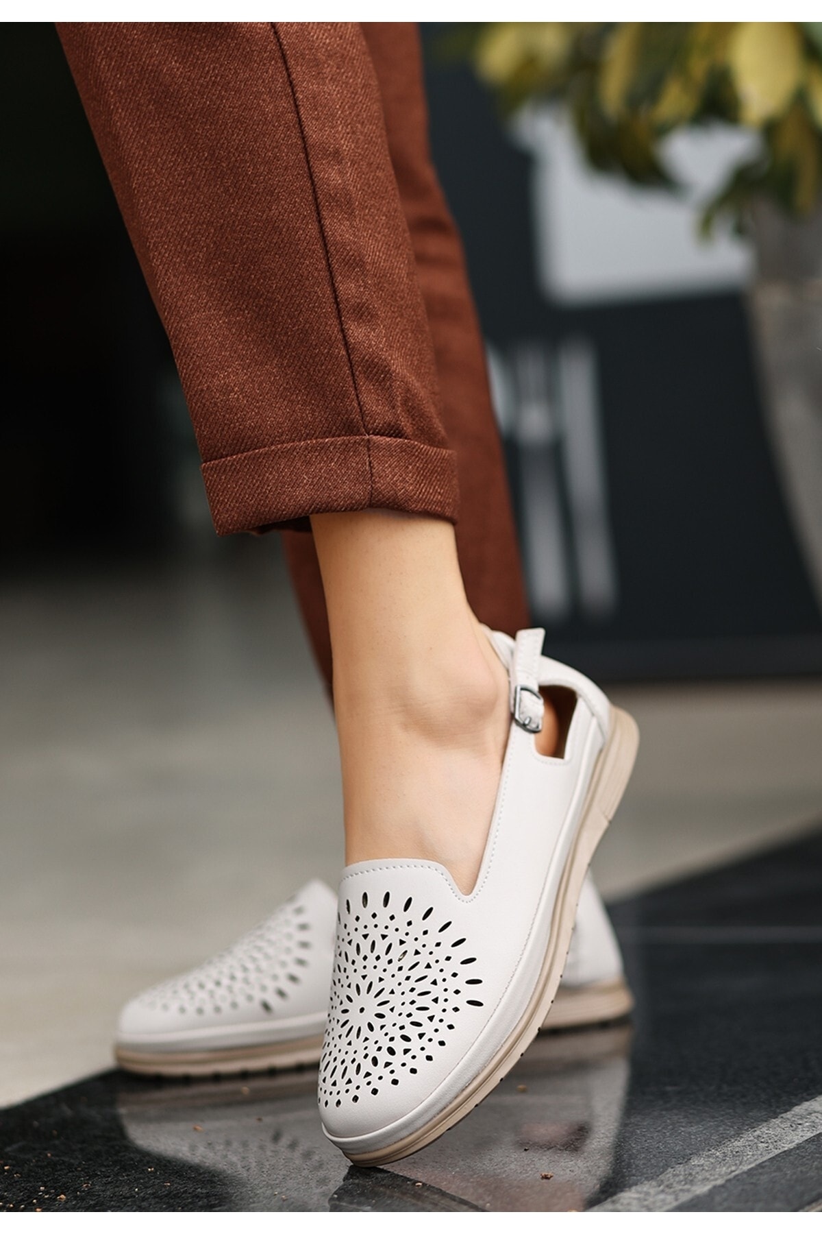 Meor Bej Cilt Babet Ayakkabı