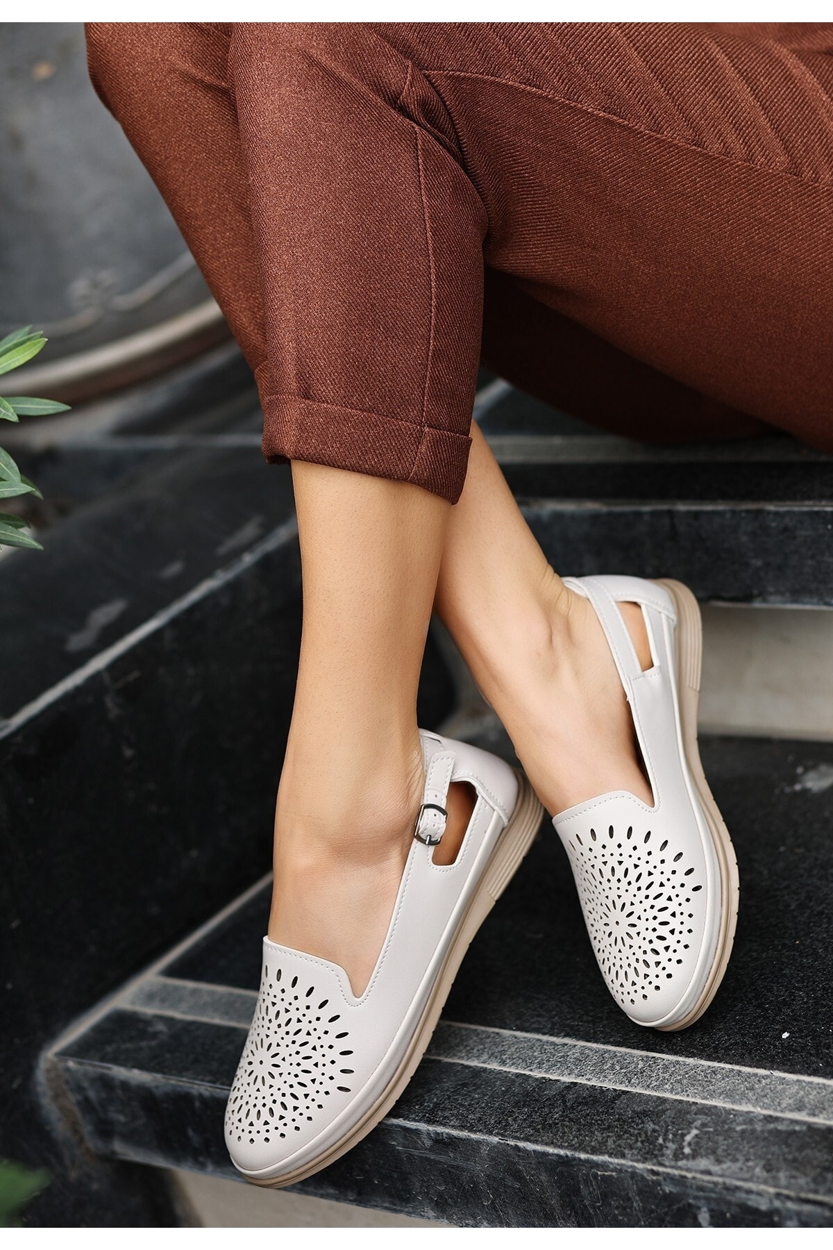 Meor Bej Cilt Babet Ayakkabı