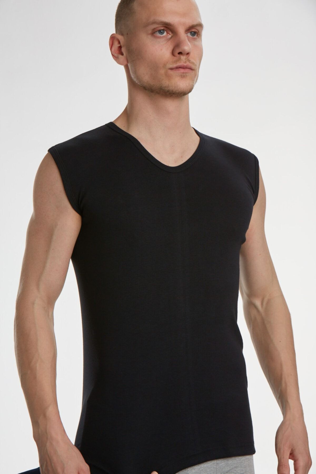X-Man-735 Men's Black Sleeveless V-Neck T-shirt 1