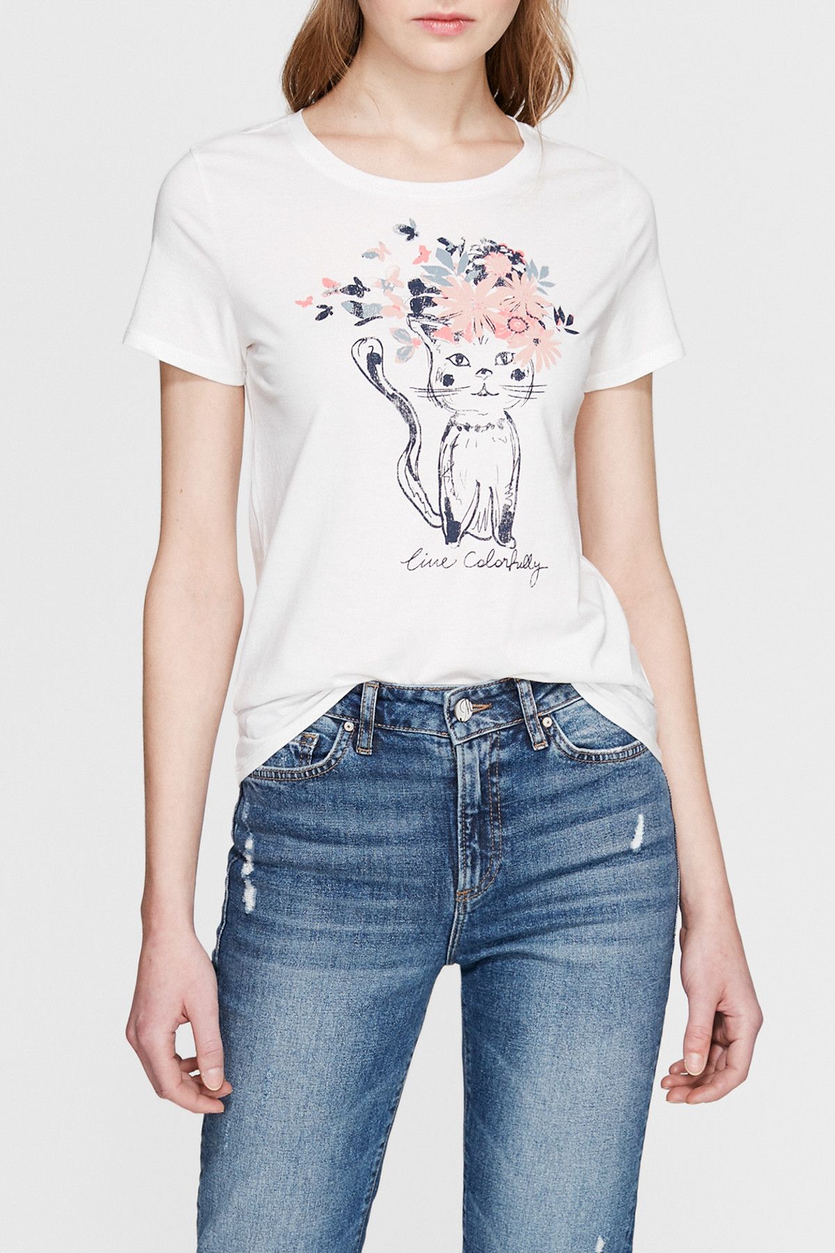mavi kadin kedi baskili beyaz t shirt