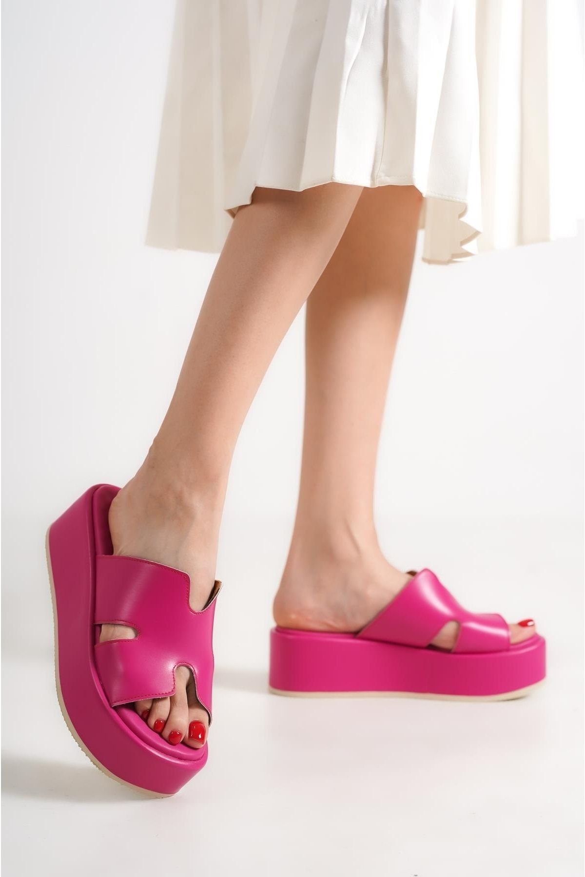 Yolanda wedge platform sandal hotsell