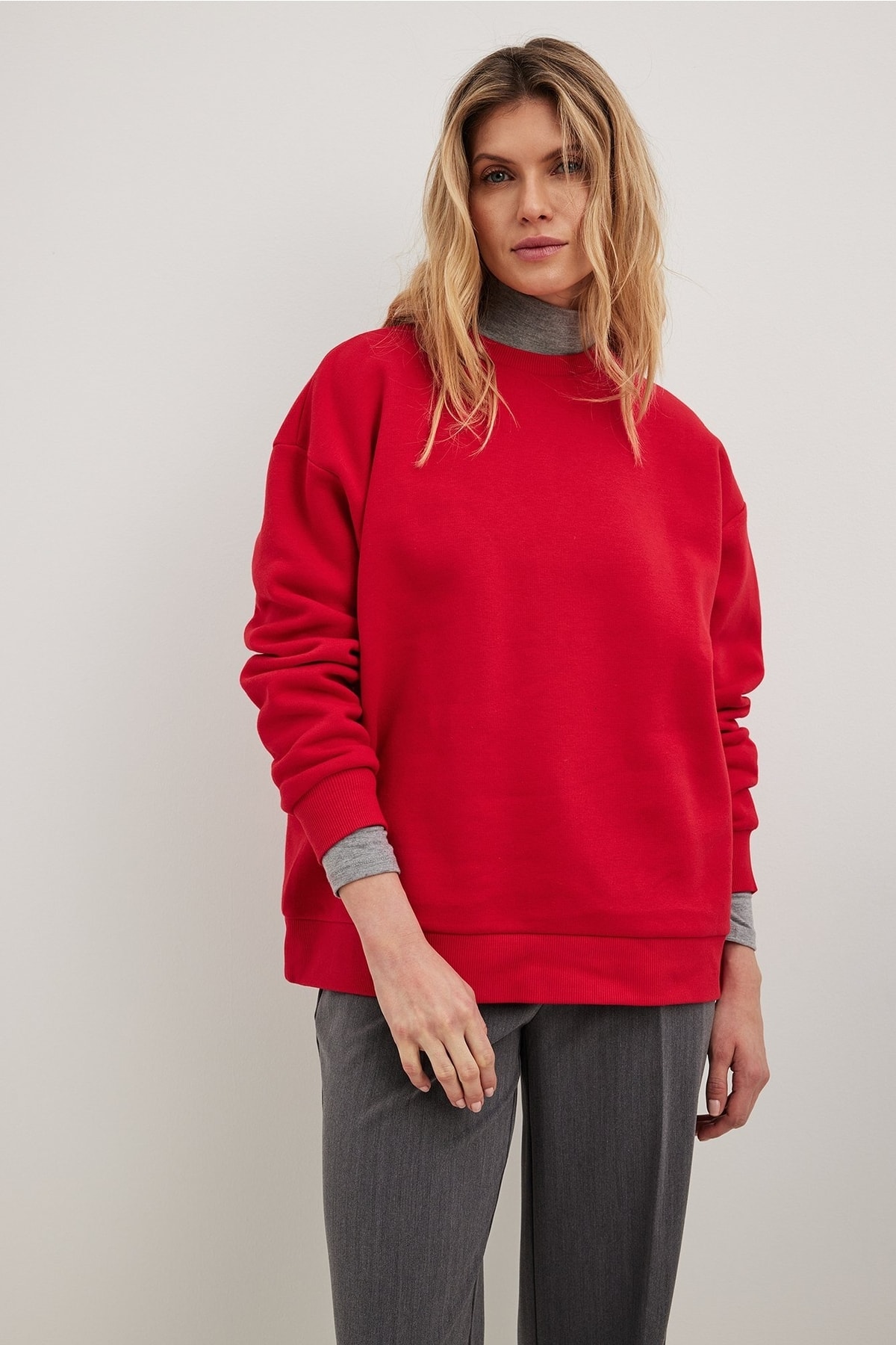 NA-KD Sweatshirt Rot Oversized Fast ausverkauft
