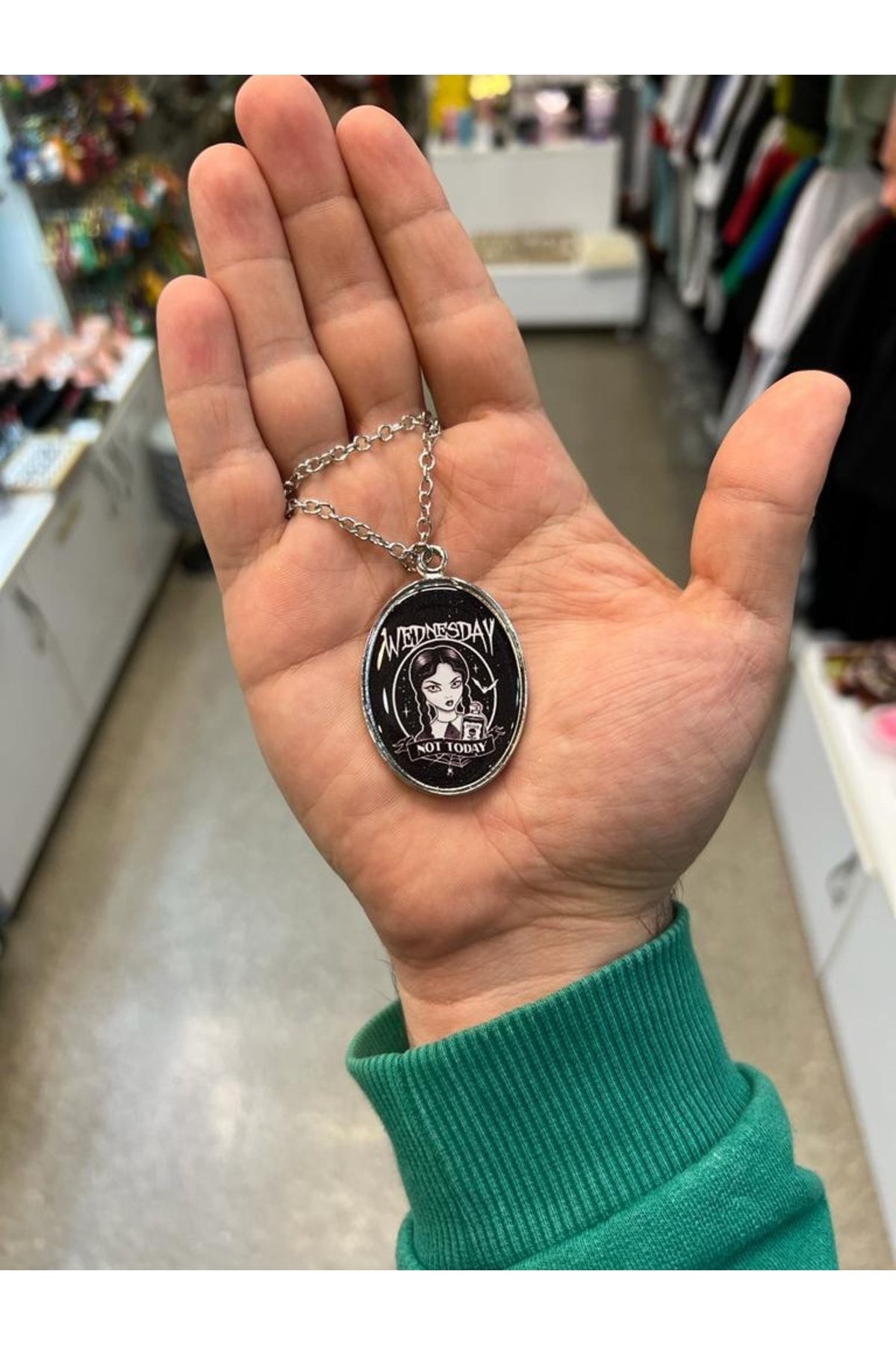 Kuzgunshop-Wednesday Addams Necklace 1