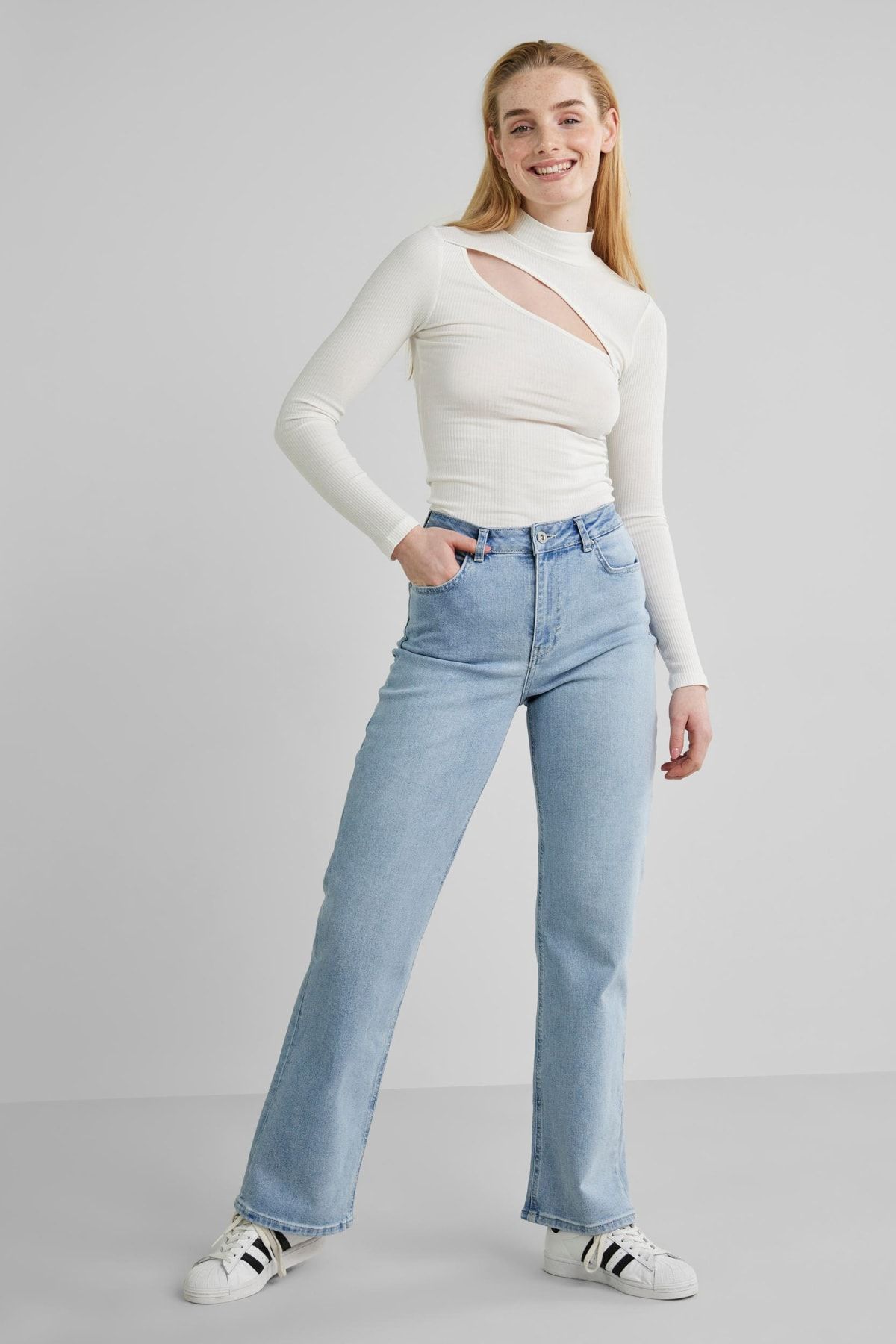 PIECES Jeans Blau Straight Fast ausverkauft