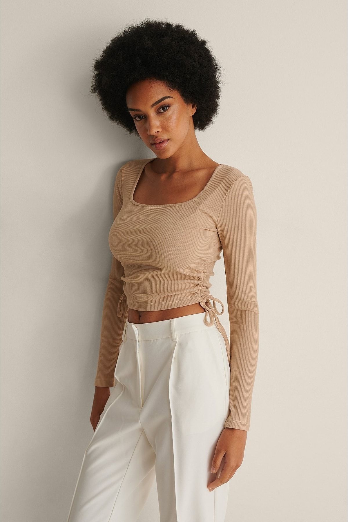 NA-KD Bluse Beige Regular Fit